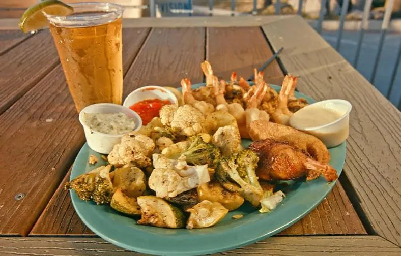 Restaurant/places to eat in Gaido's Seaside Inn