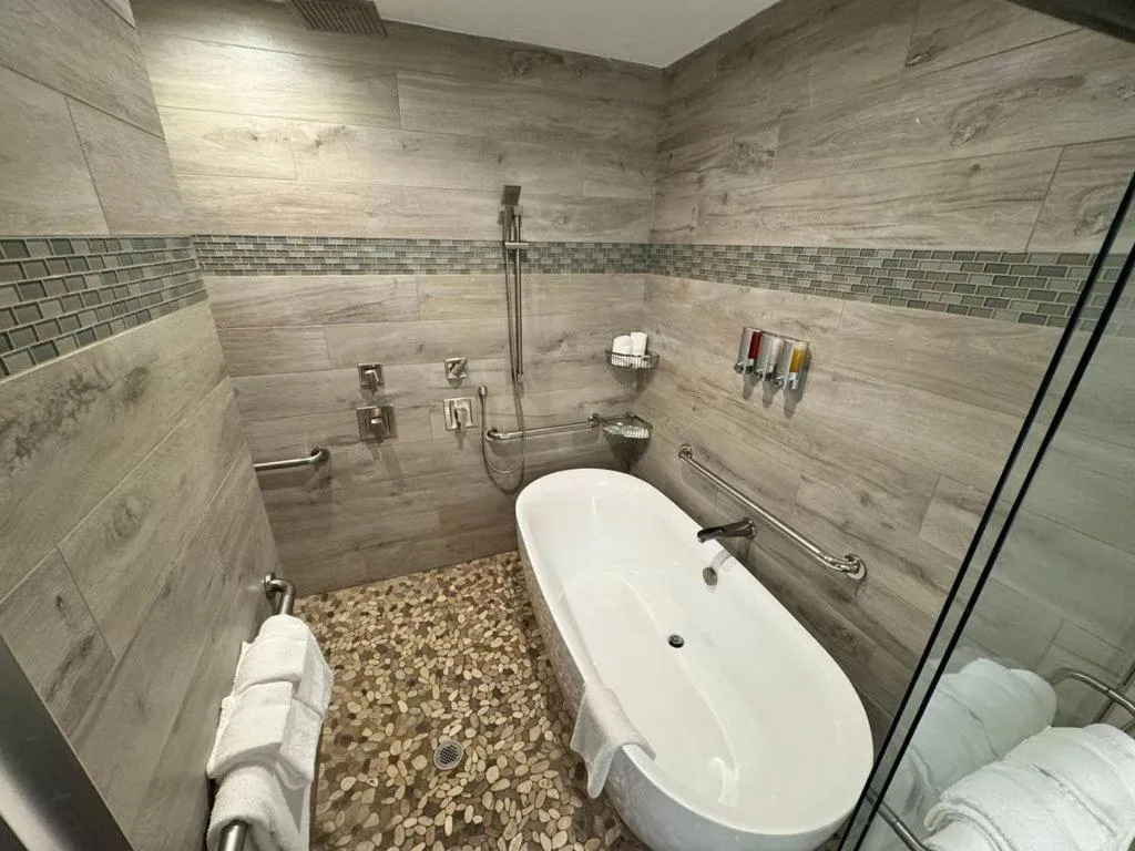 Shower in Gaido's Seaside Inn