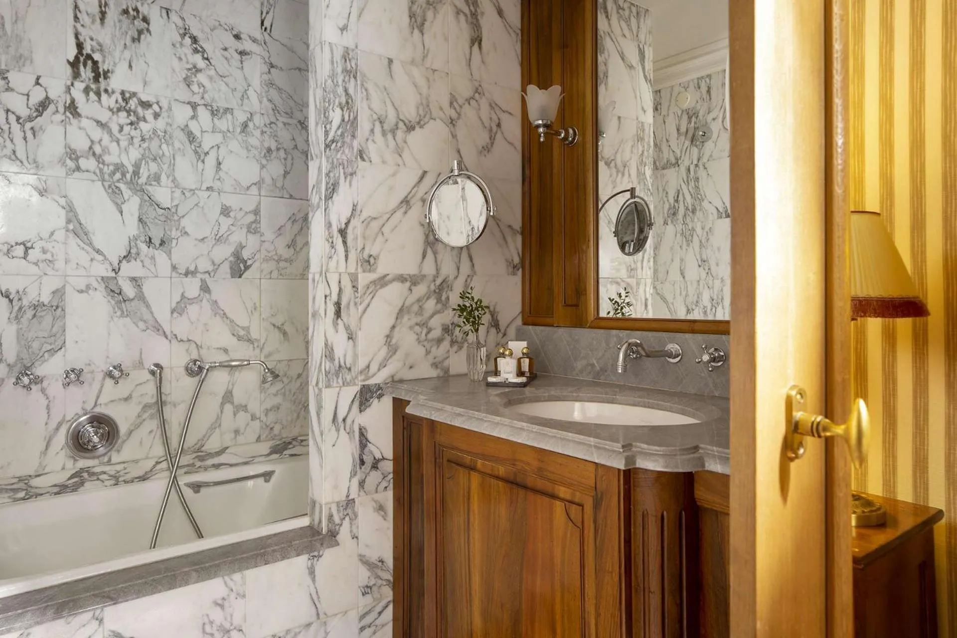 Bathroom in Chambiges Elysées