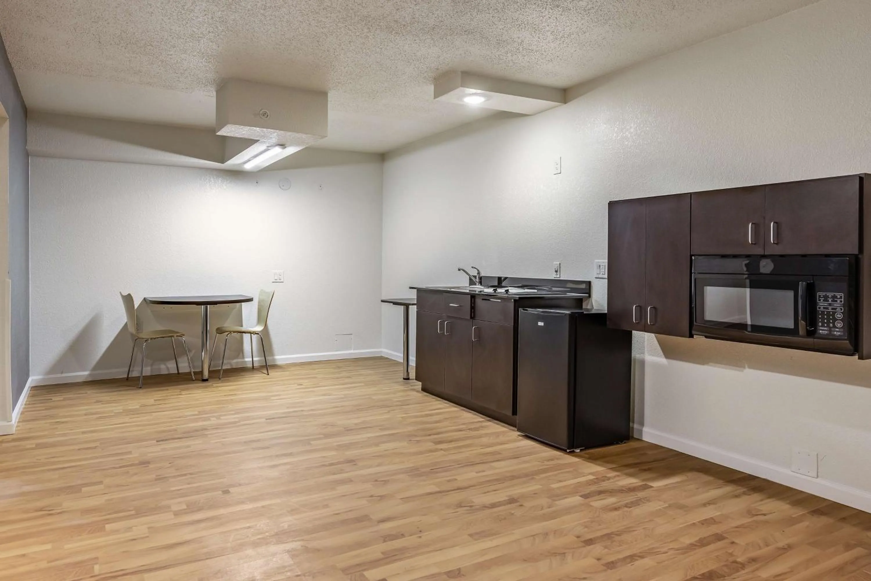 Kitchen or kitchenette in Studio 6-Temple, TX