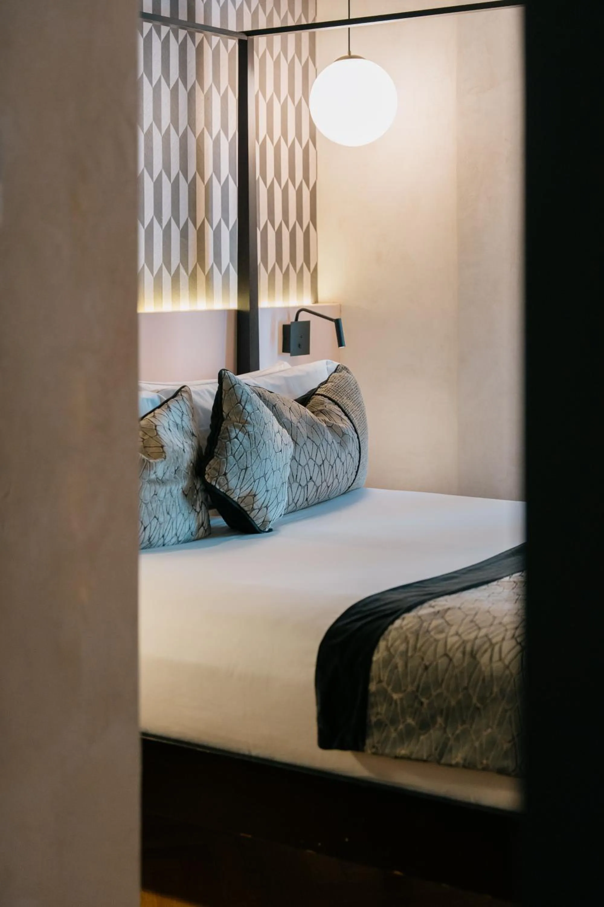 Bedroom, Bed in NAMAN HOTELLERIE - Margutta