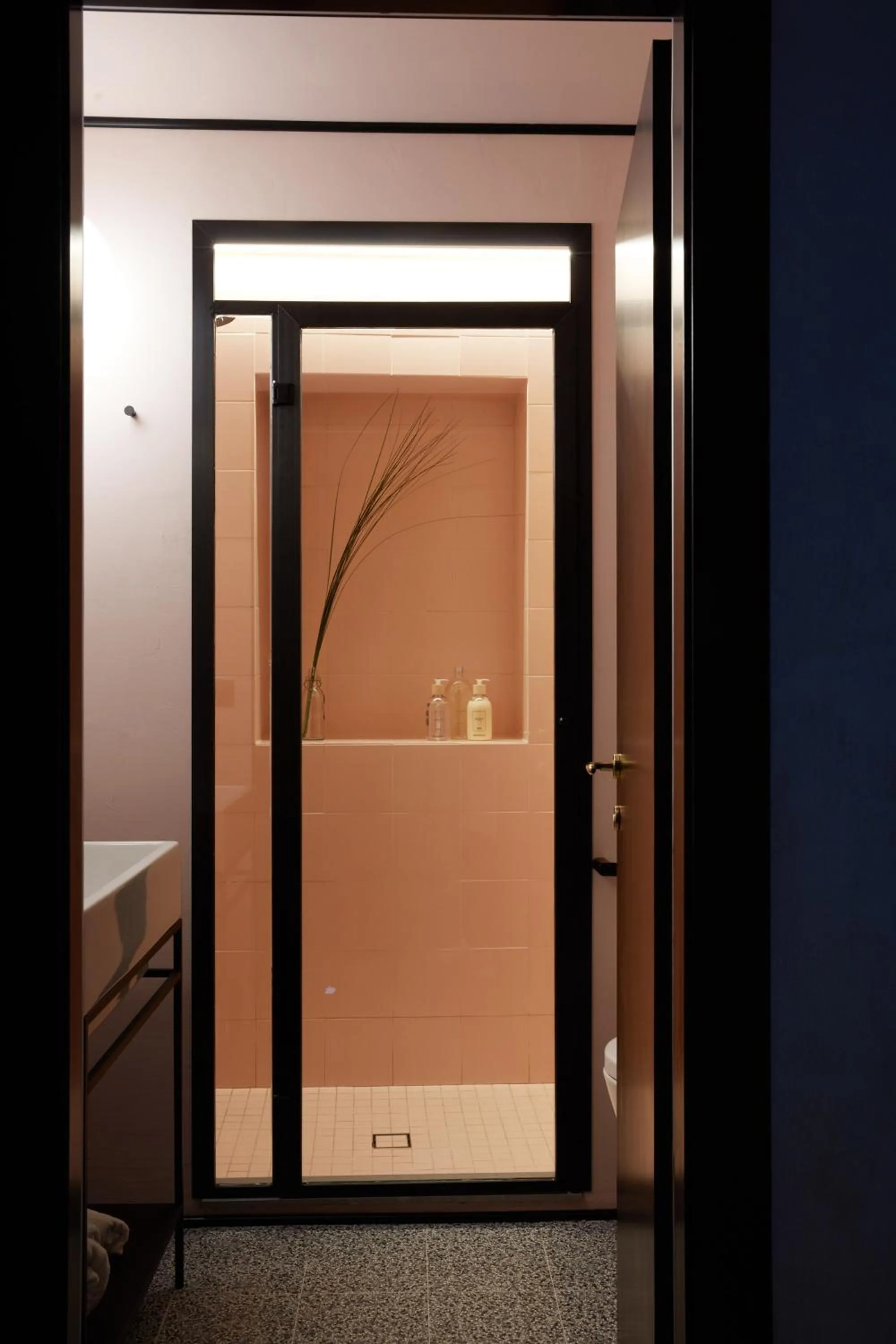 Shower in NAMAN HOTELLERIE - Margutta