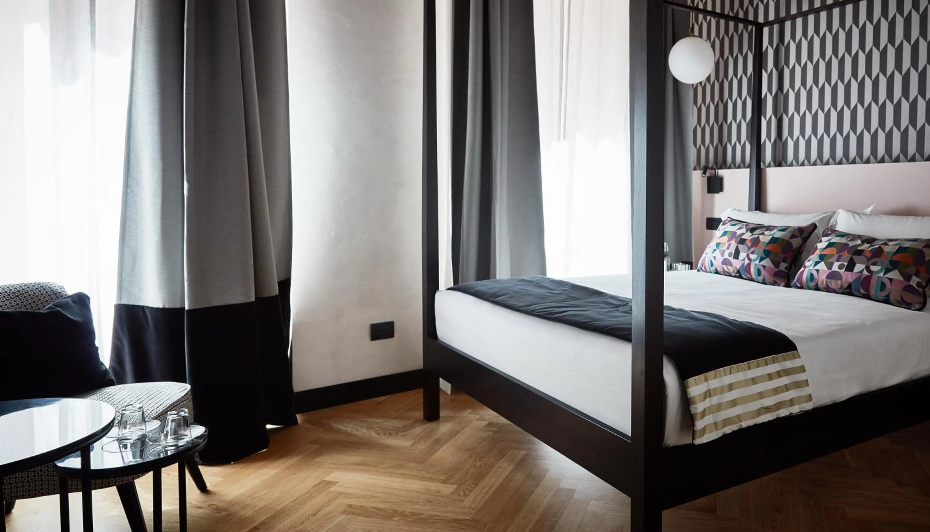 Photo of the whole room, Bed in NAMAN HOTELLERIE - Margutta