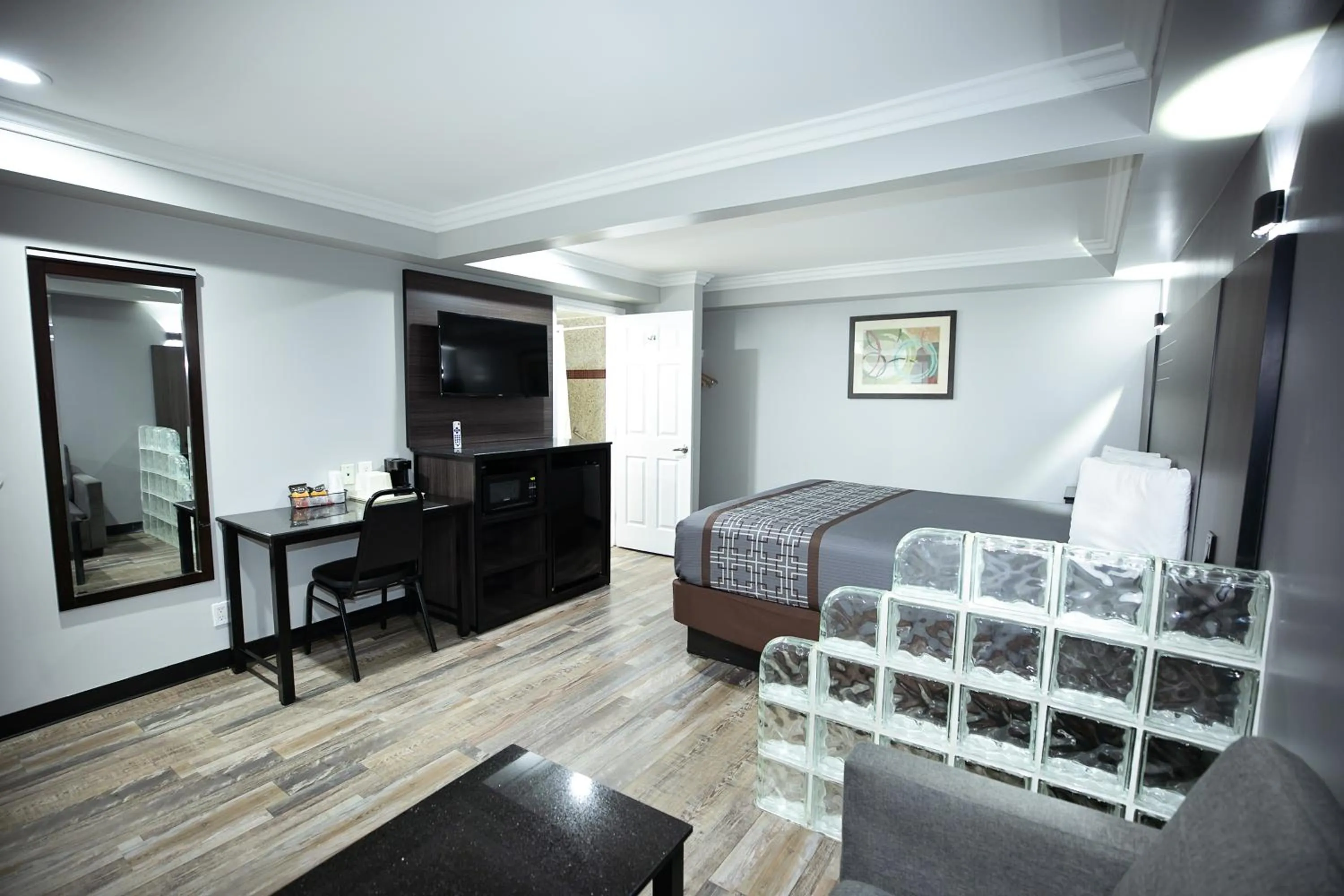 Photo of the whole room in Rodeway Inn & Suites