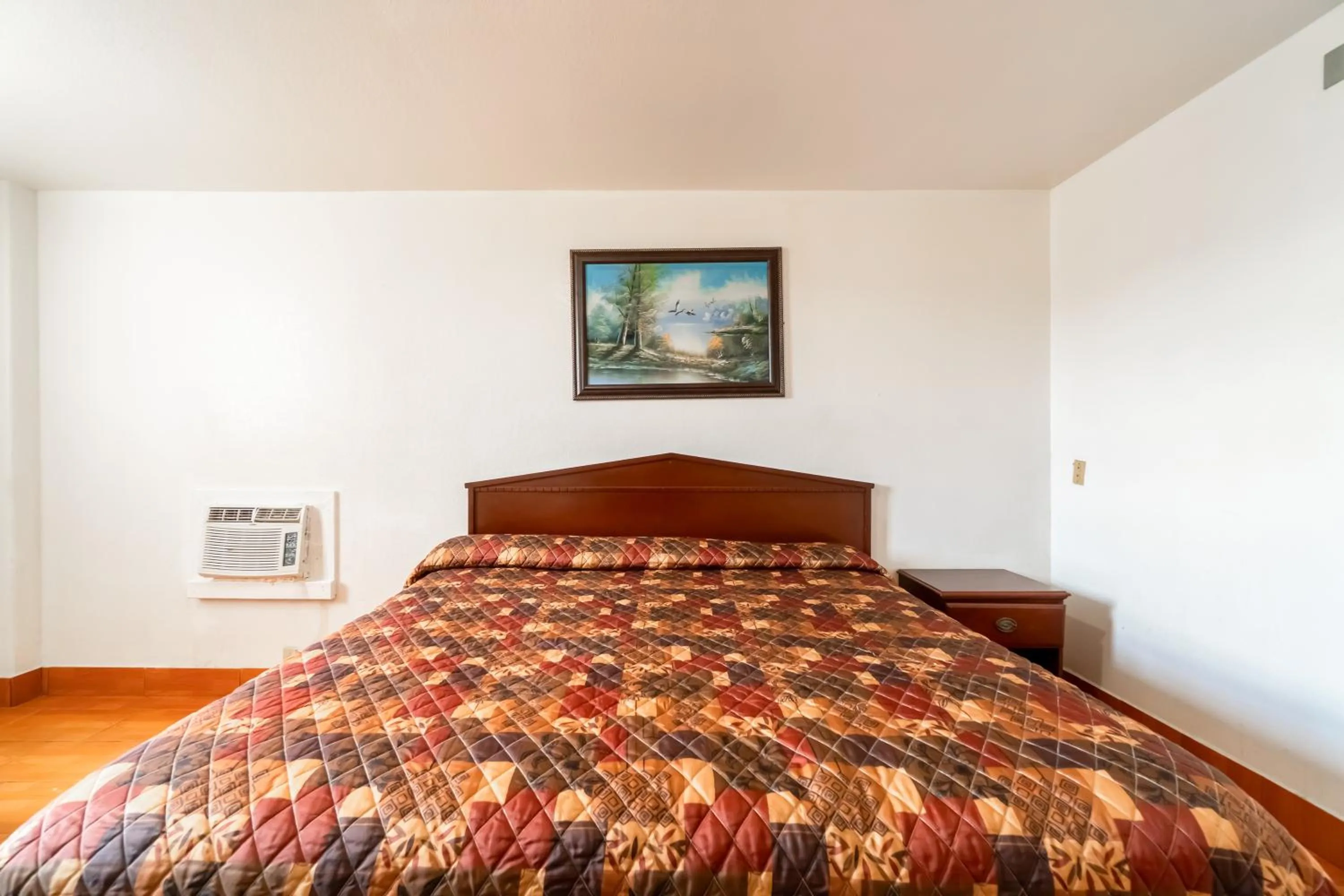 Bedroom, Bed in Hotel O Colonial Inn Brownsville Tx