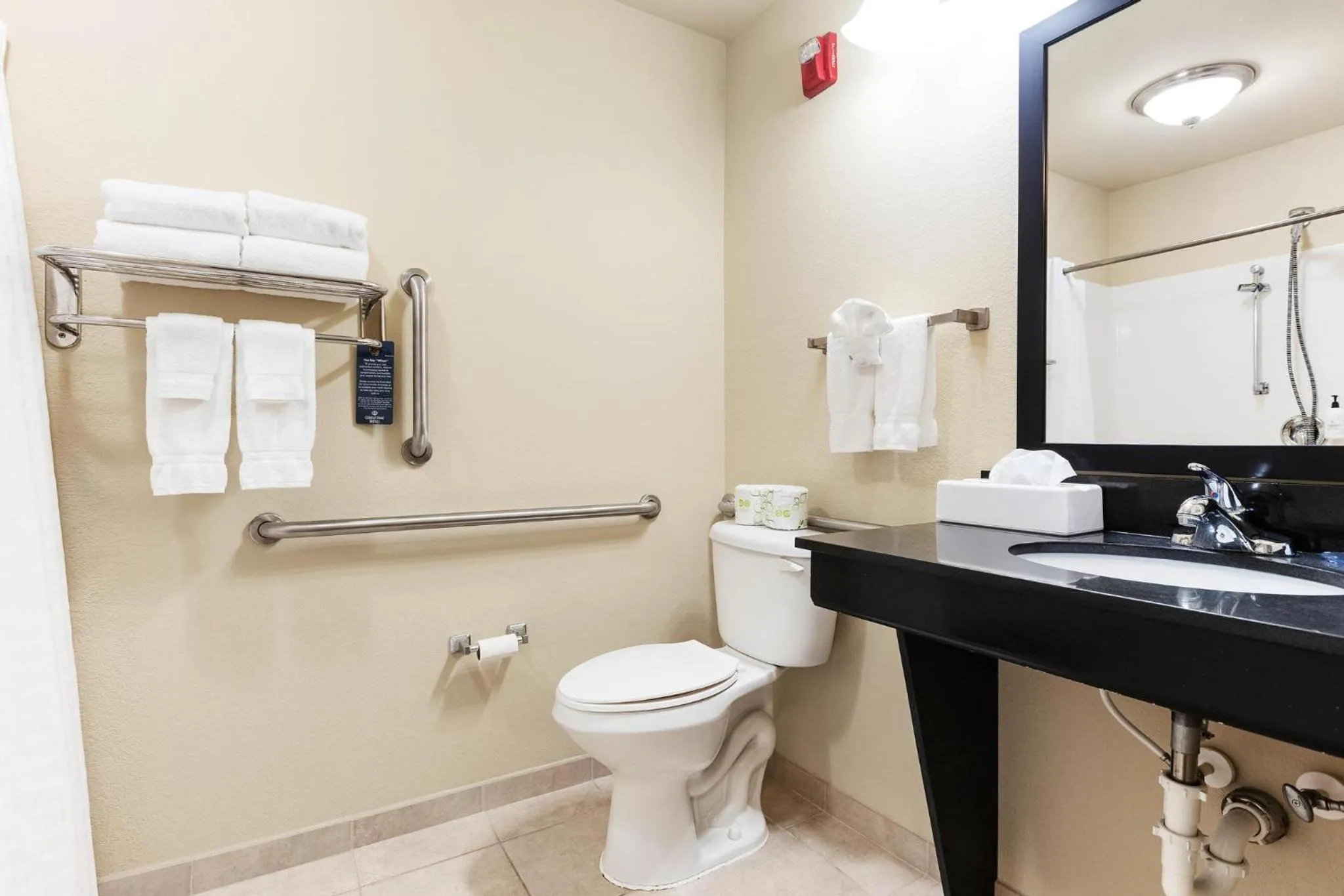 Bathroom in Cobblestone Hotel & Suites - Knoxville