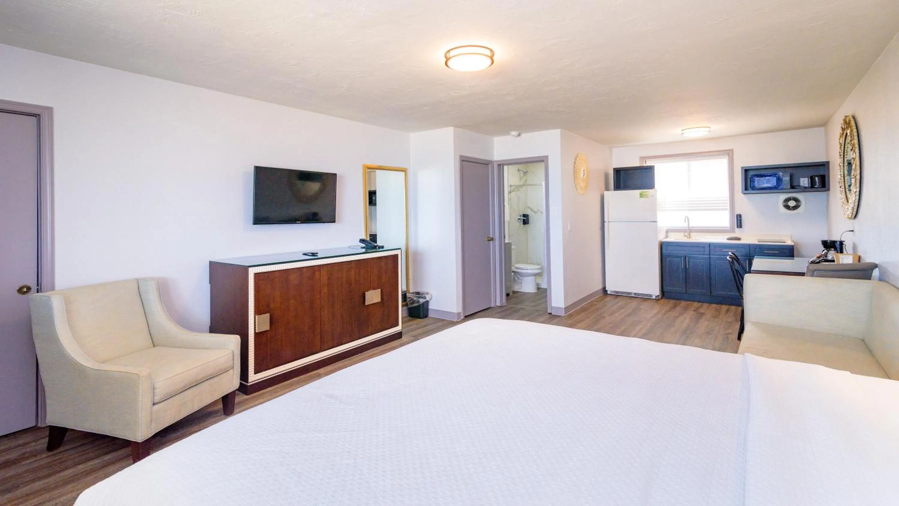 Bed in Outer Banks Motor Lodge