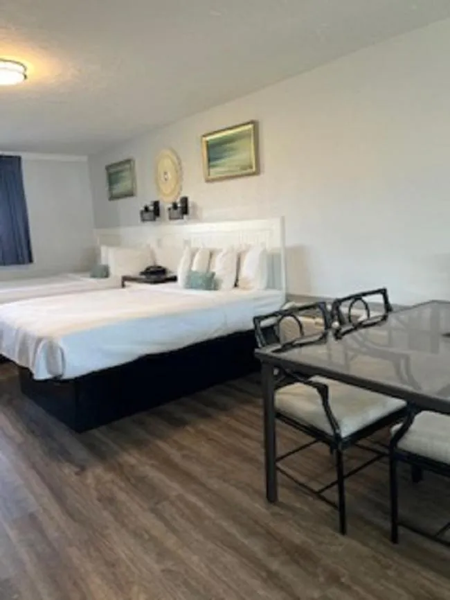 Bed in Outer Banks Motor Lodge