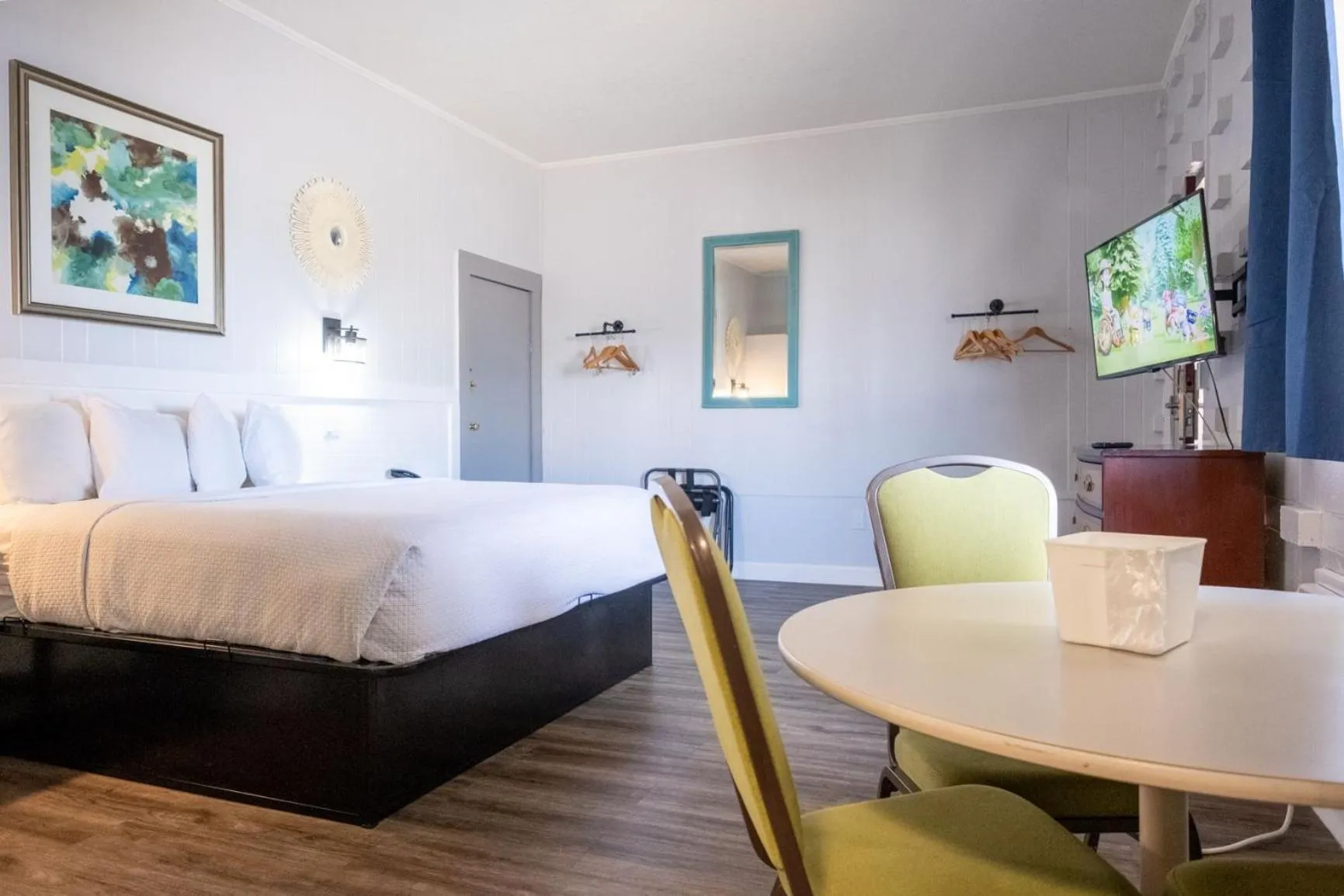 Bed in Outer Banks Motor Lodge