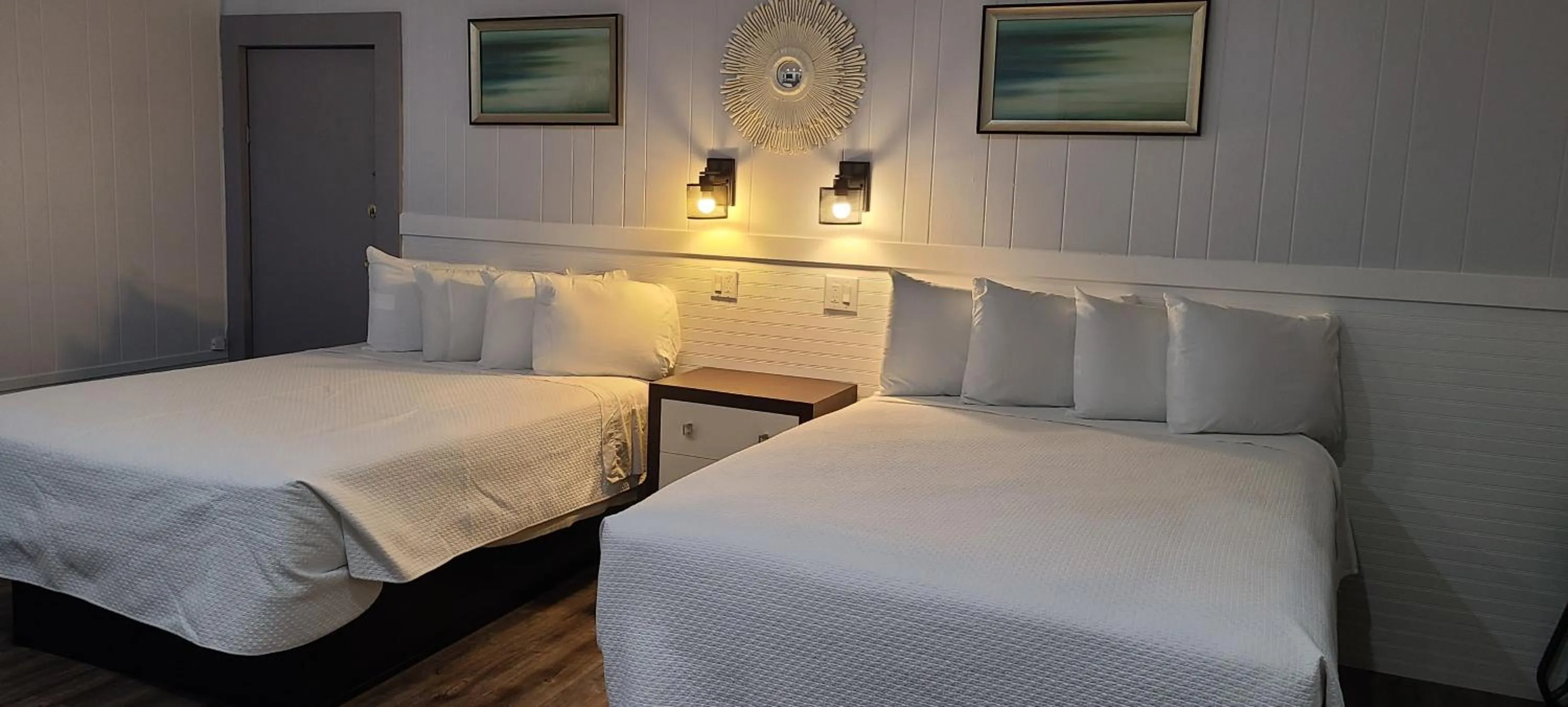 Bed in Outer Banks Motor Lodge