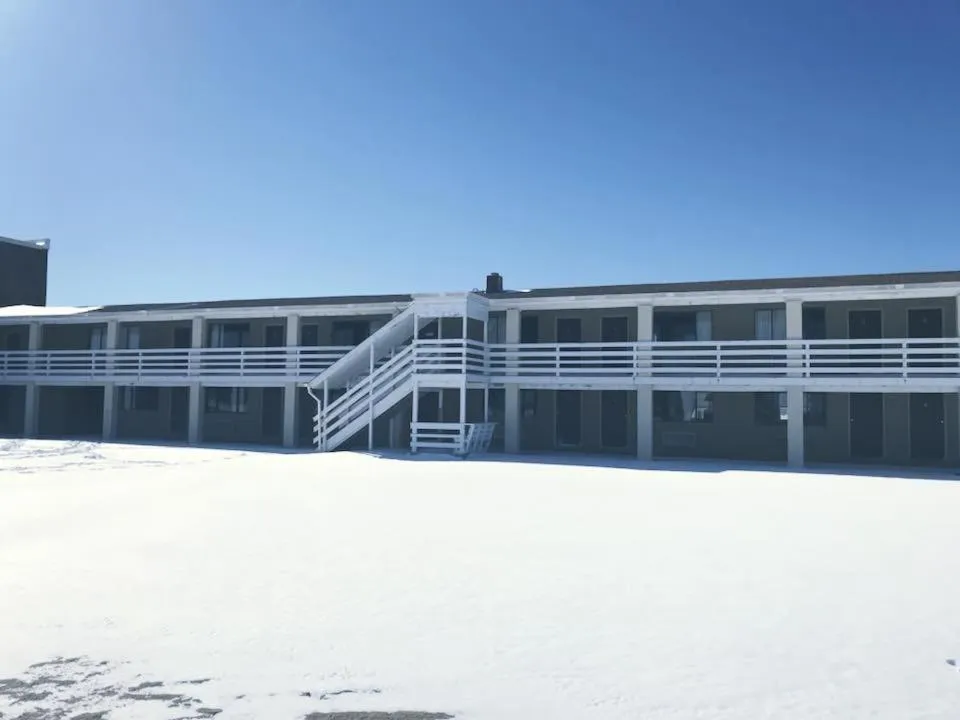 Property building in Outer Banks Motor Lodge