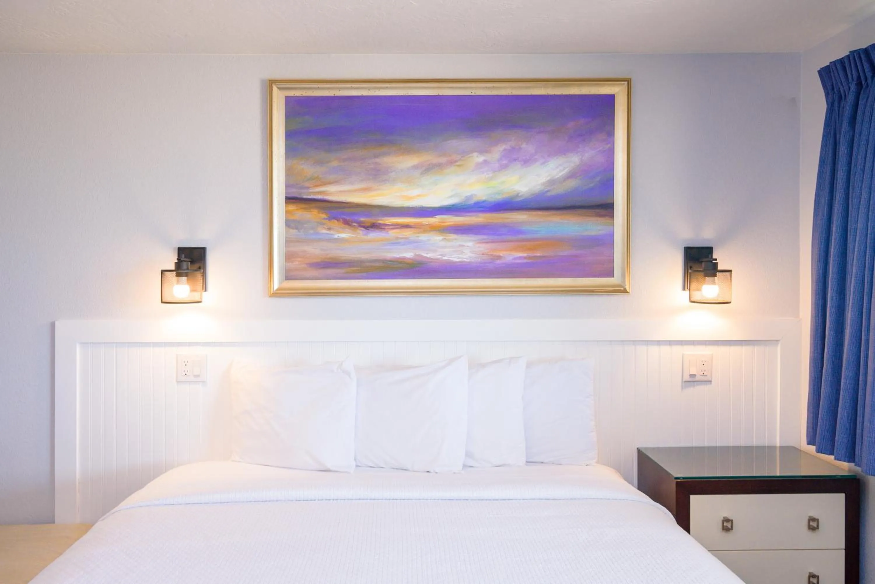 Bed in Outer Banks Motor Lodge