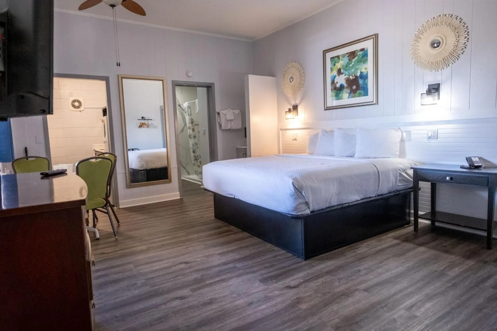 Bed in Outer Banks Motor Lodge