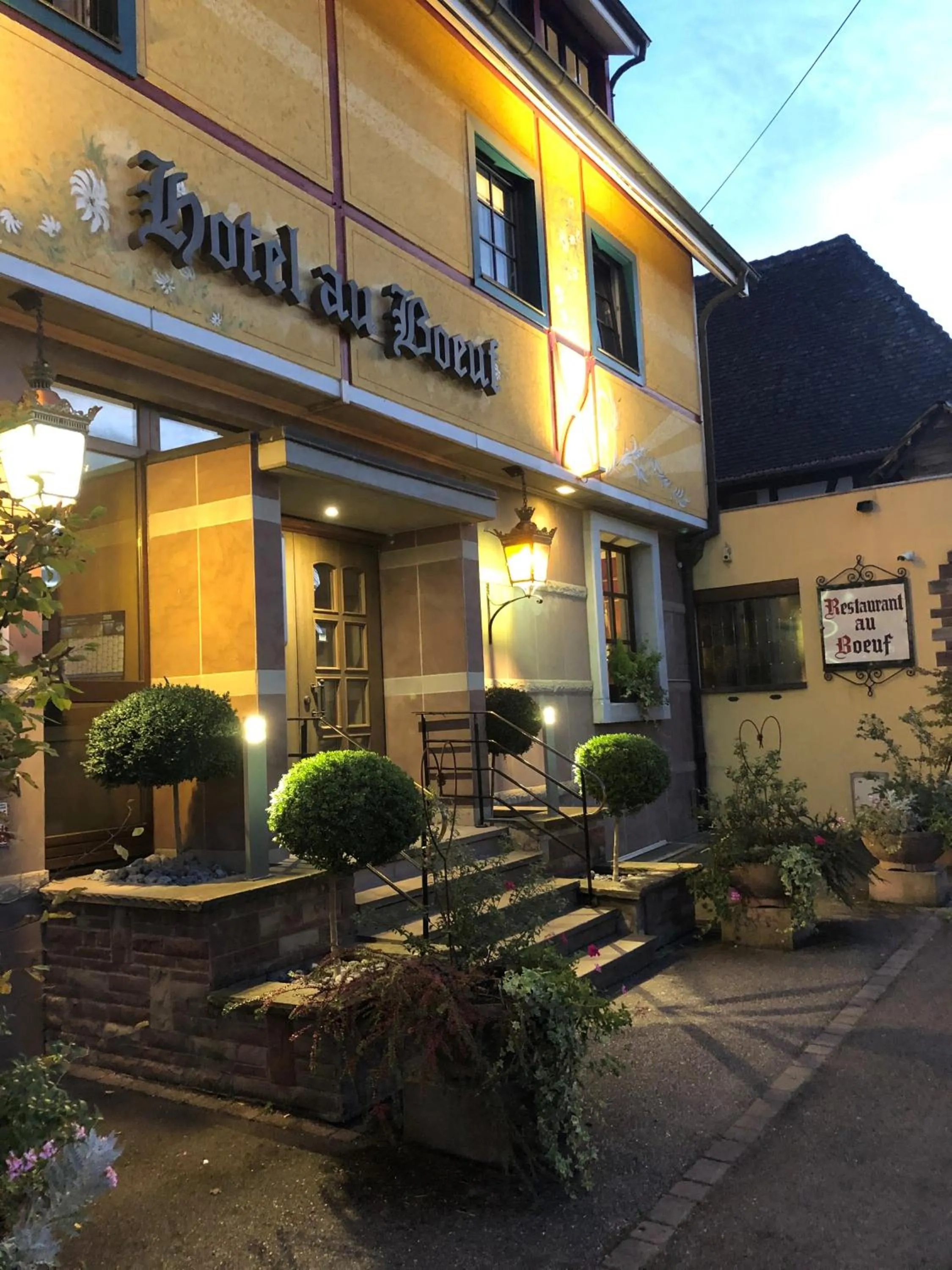 Facade/entrance in Hôtel Restaurant Au Boeuf
