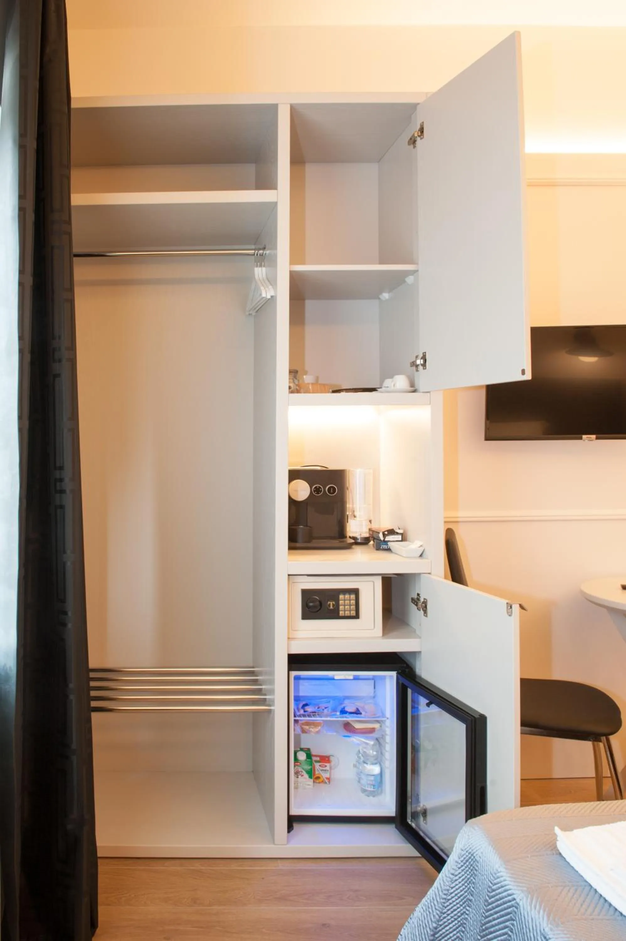 TV and multimedia in Amendola16