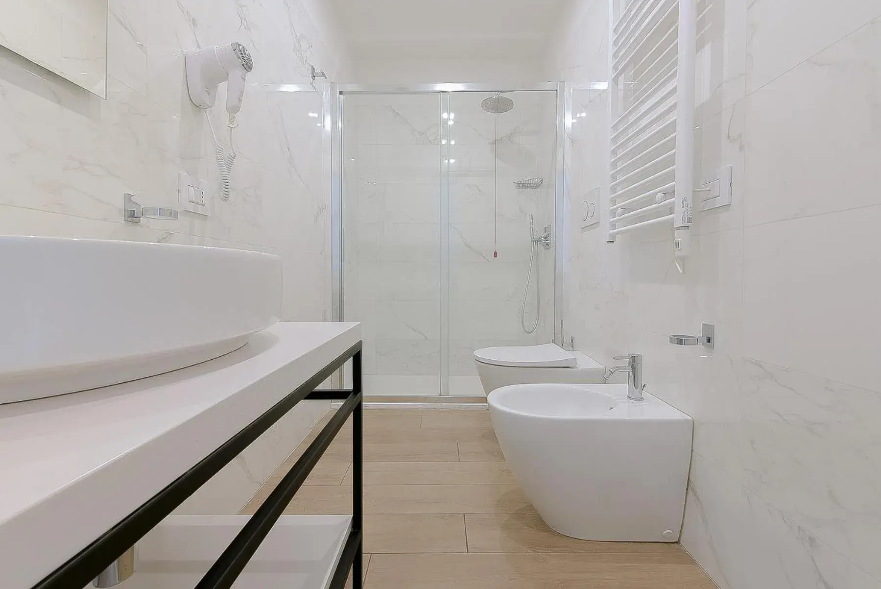 Deluxe Twin Room in Amendola Central Station Deluxe Twin Room in Amendola Central Station