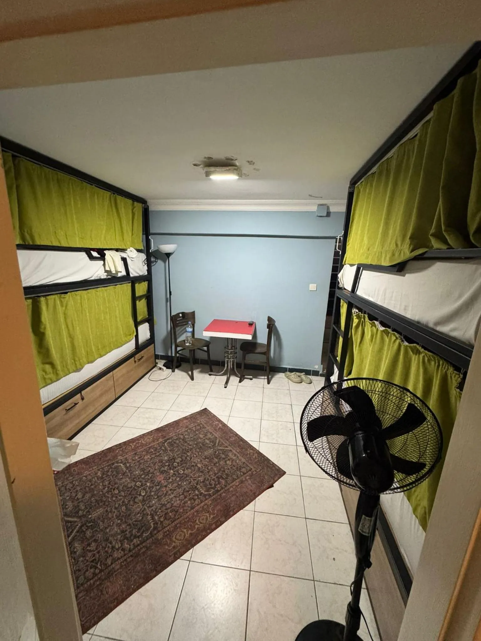 Photo of the whole room, Bed in YOLO Hostel