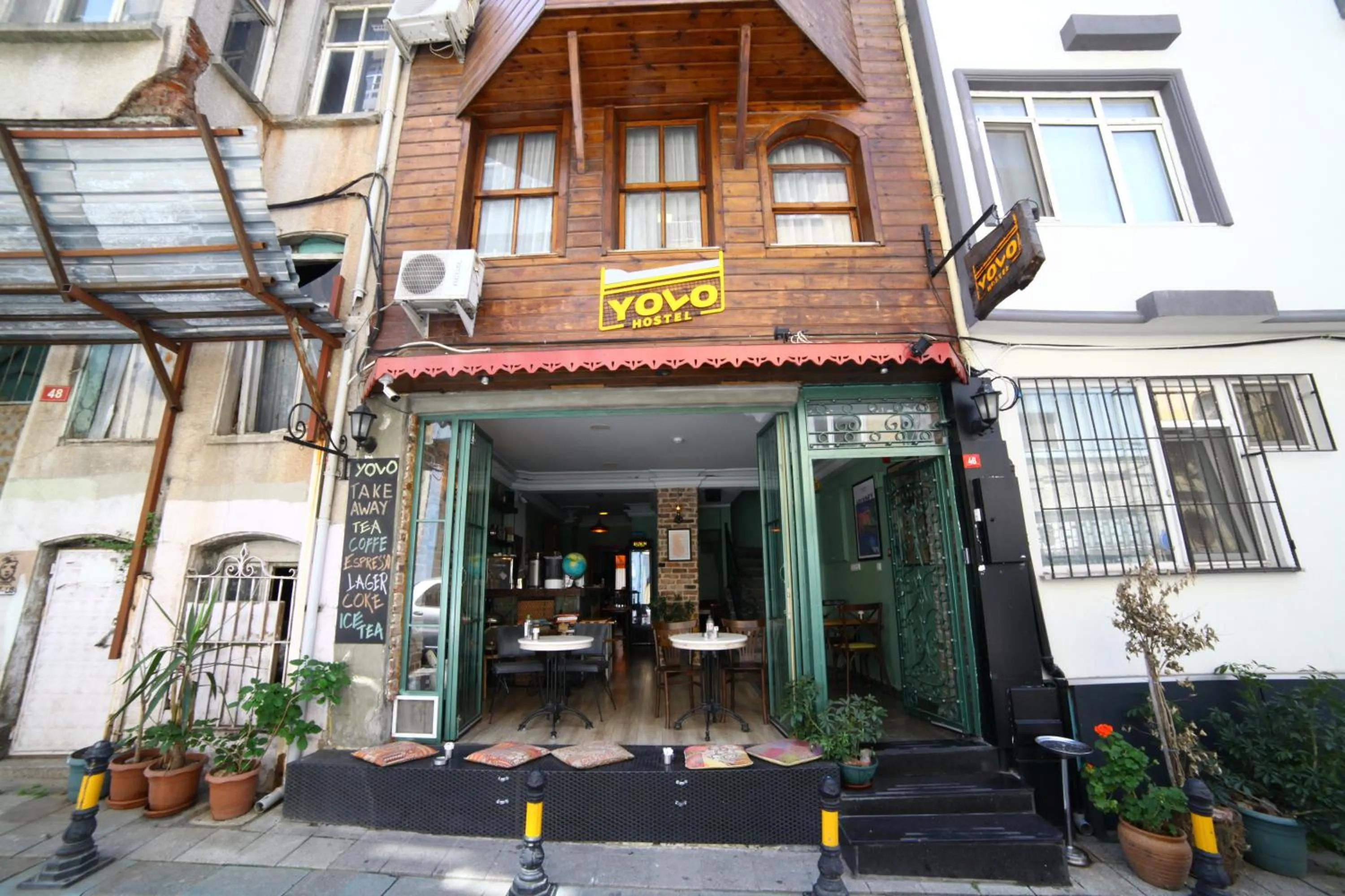 Property building in YOLO Hostel
