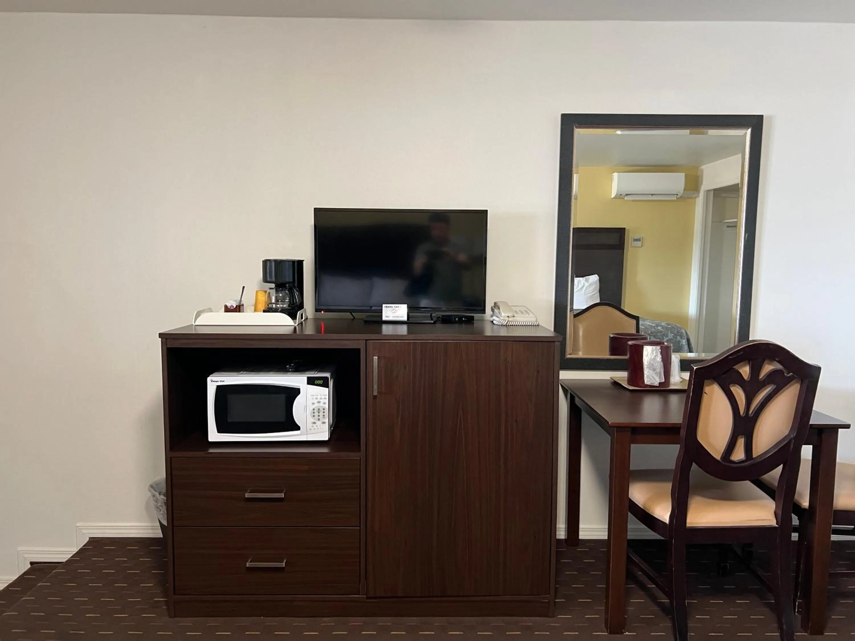 TV and multimedia in Port Townsend Inn