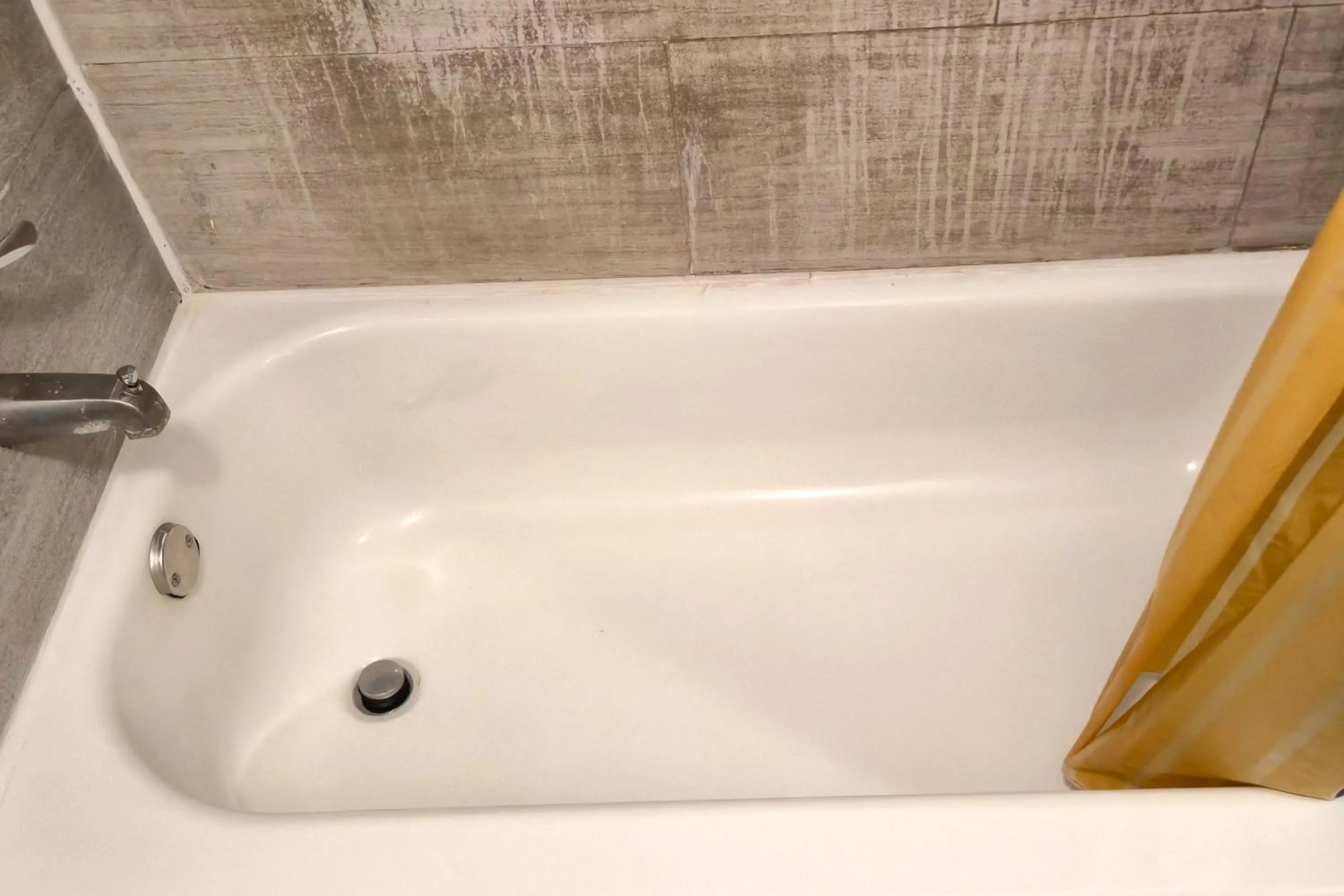 Bath in Mi Amor Inn & Suites by Hotel O Dallas Tx Hwy 352