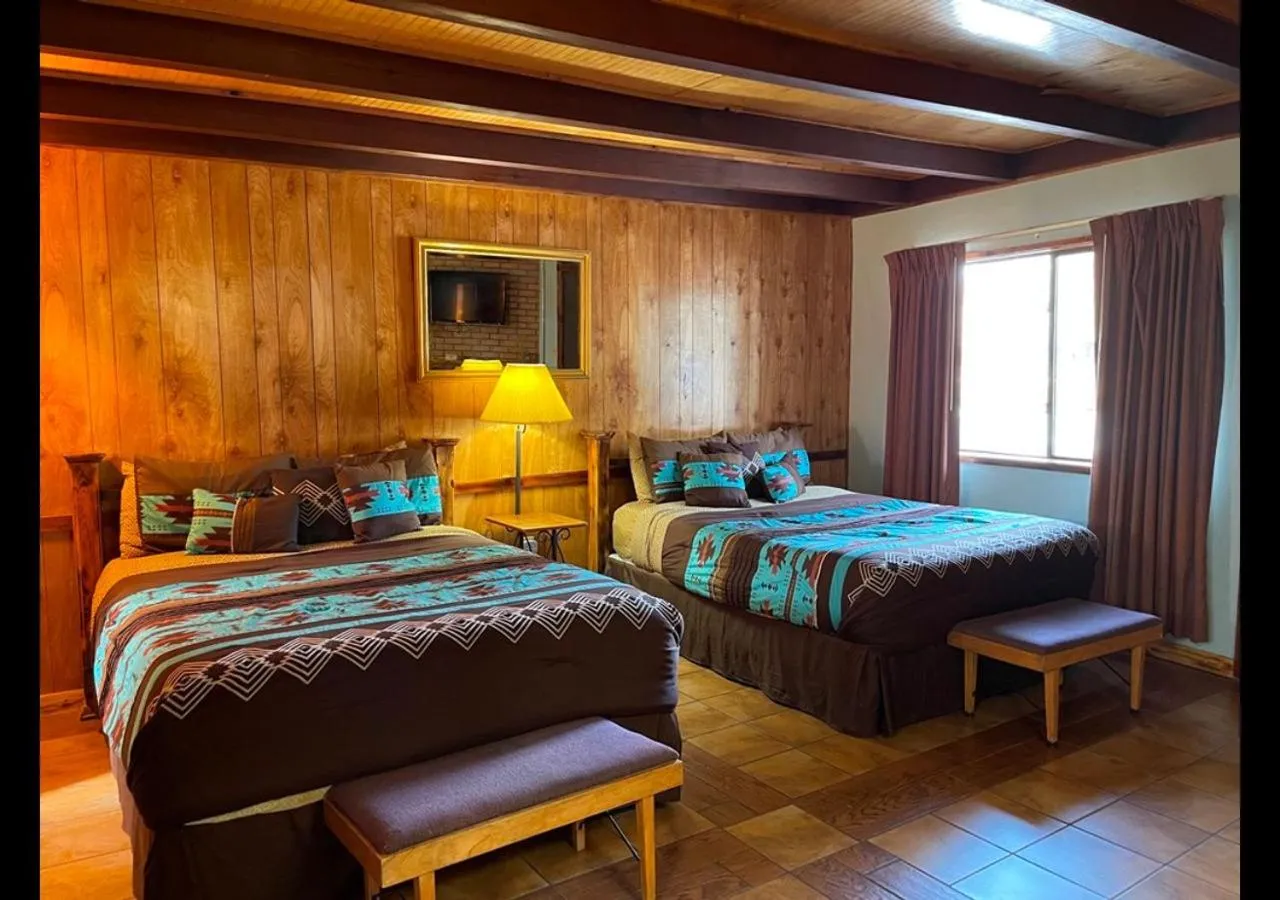 Bed in West Winds Lodge