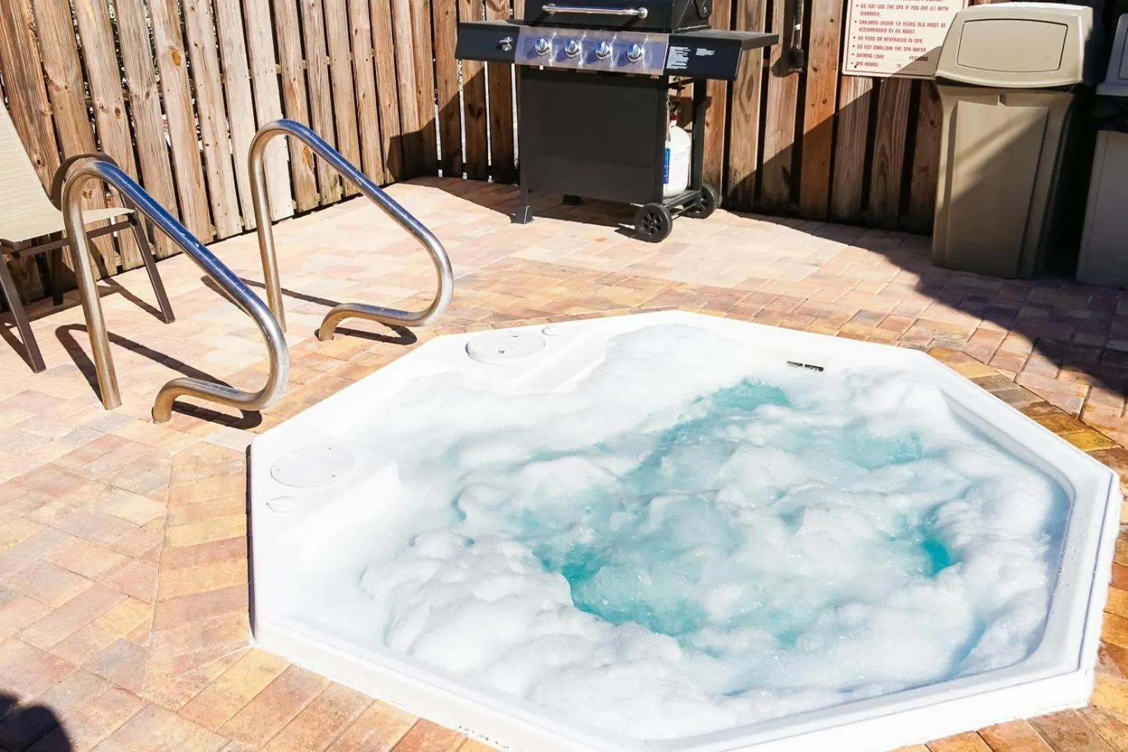 Hot Tub in Hollywood Sands Resort
