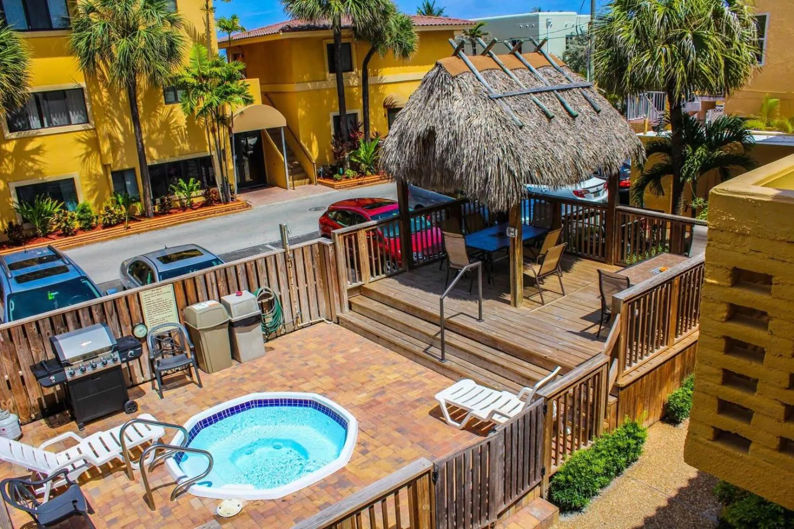 Patio in Hollywood Sands Resort