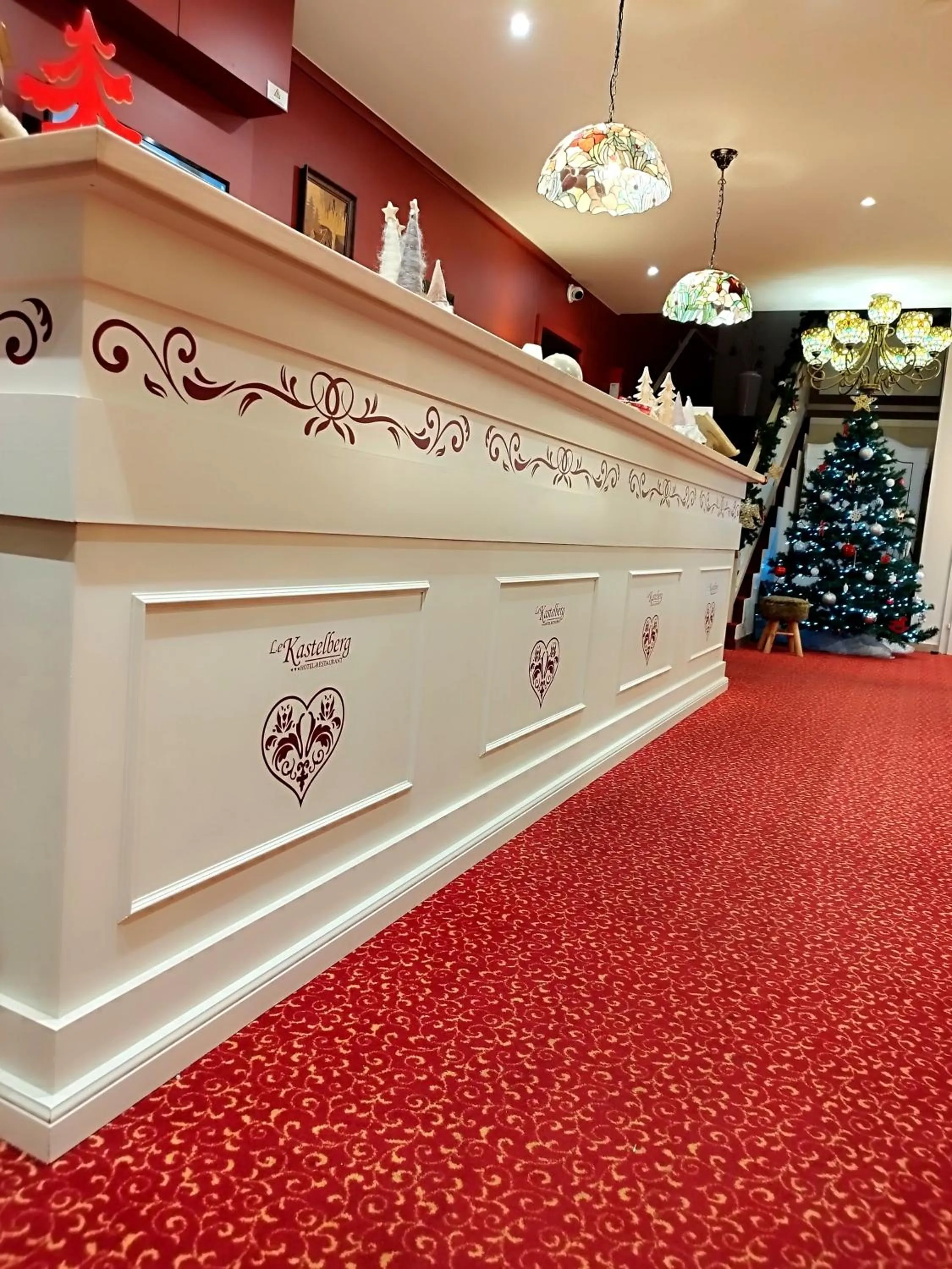 Lobby or reception in Hôtel Restaurant Le Kastelberg, The Originals Boutique