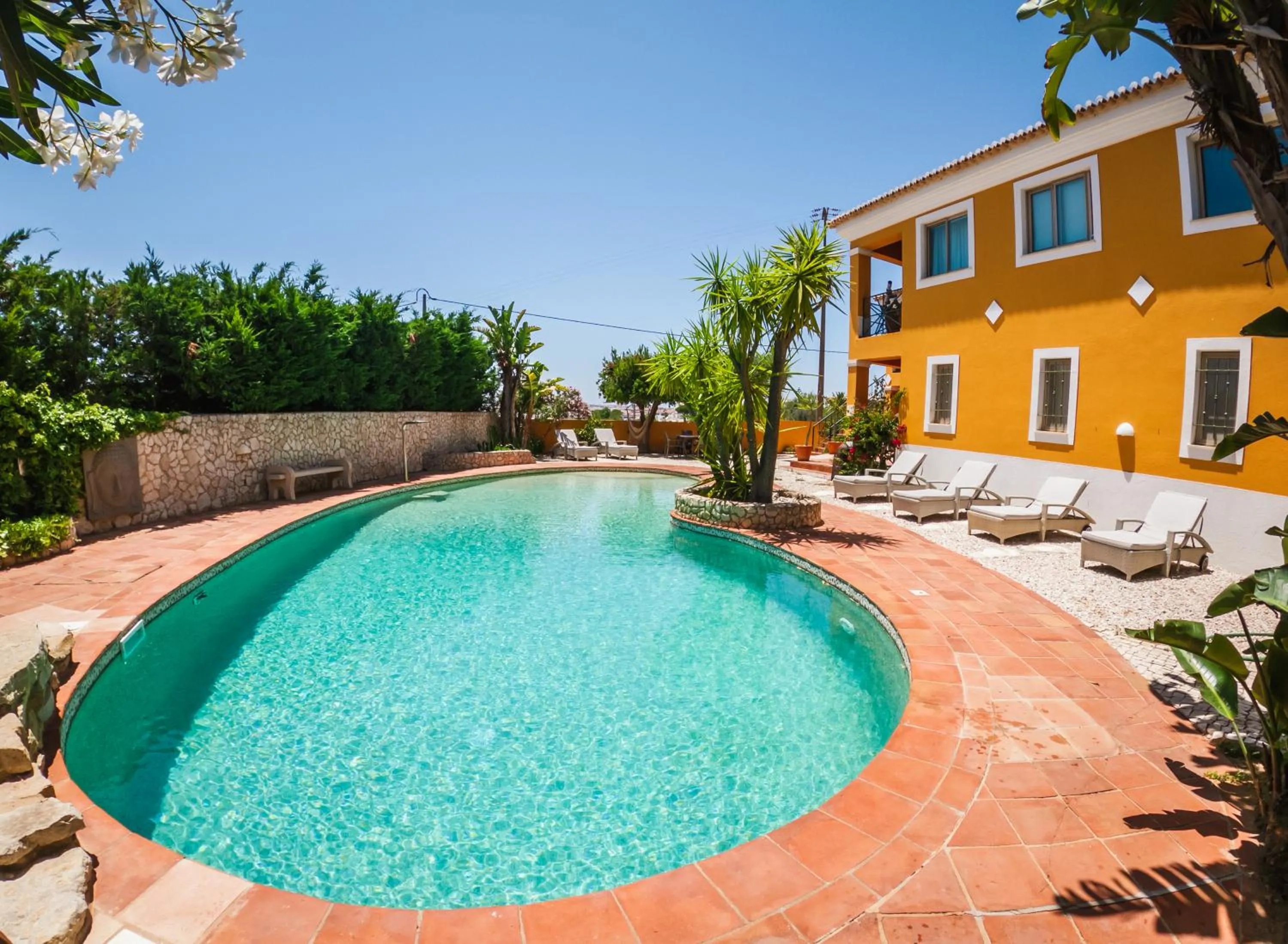 Moonshine Guest House with private studios and private cottage