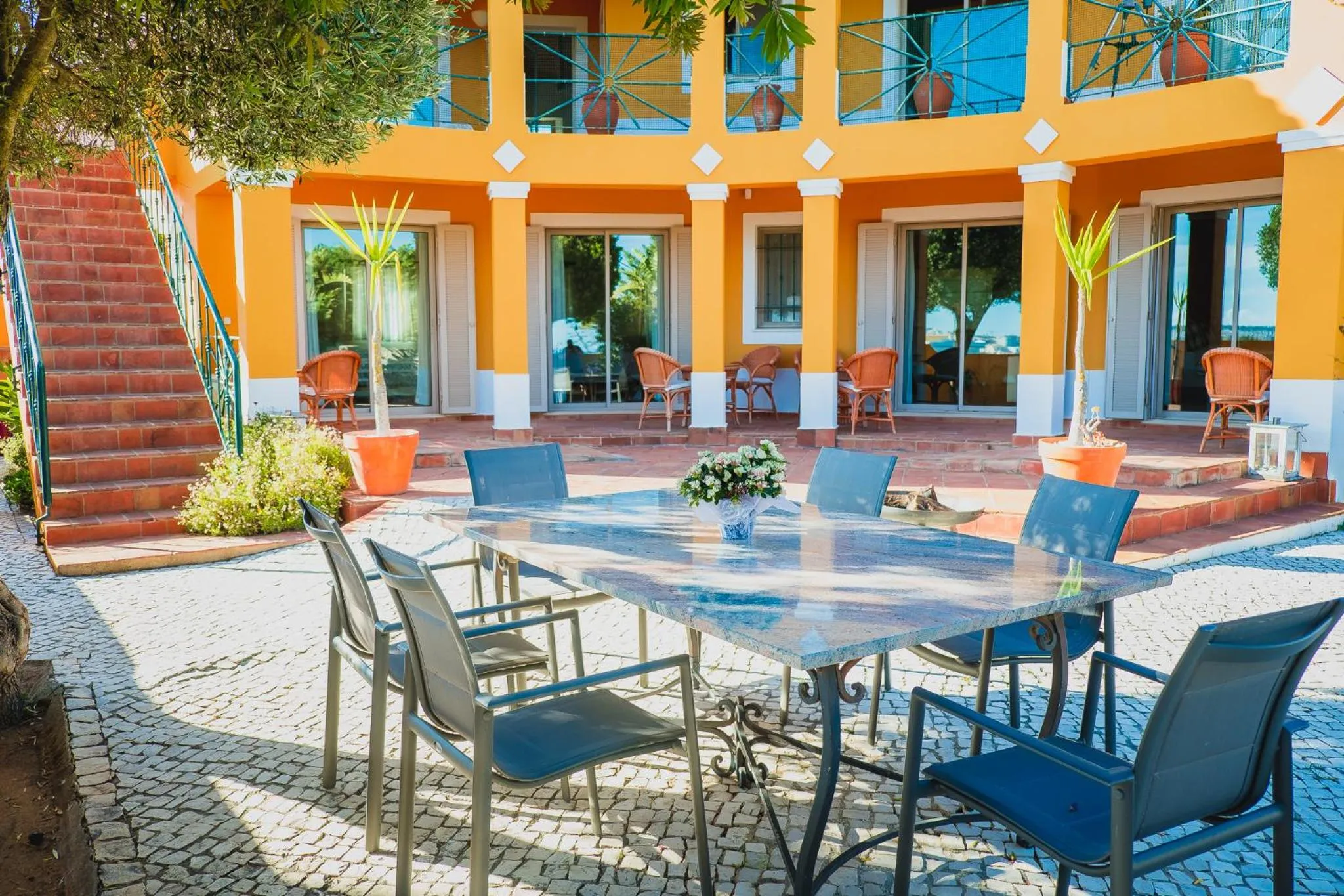 Moonshine Guest House with private studios and private cottage