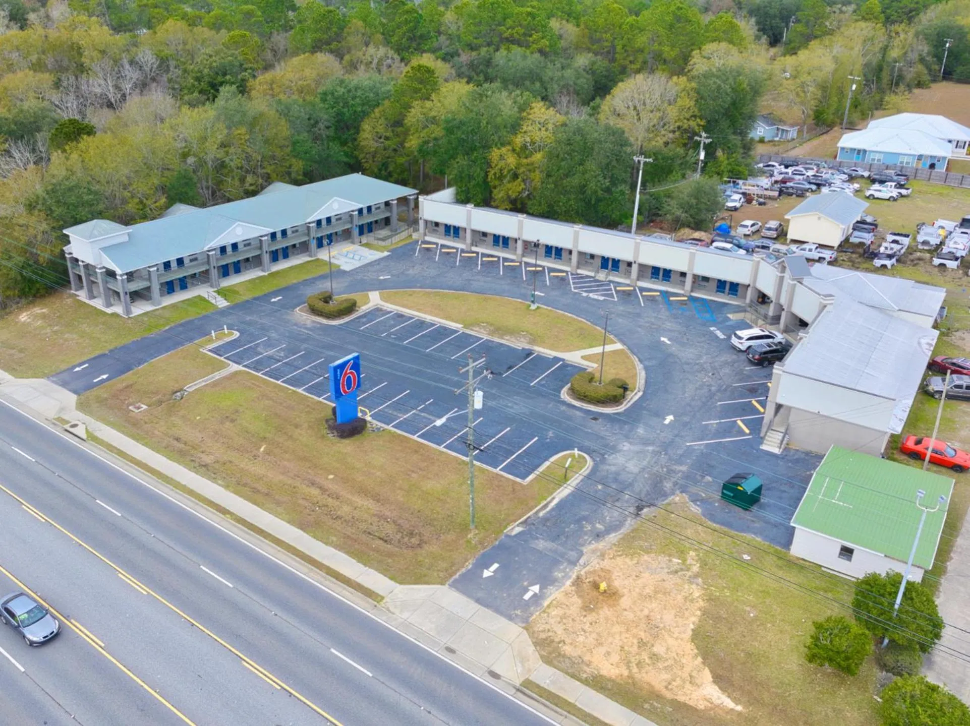 Property building in Motel 6-Moultrie, GA