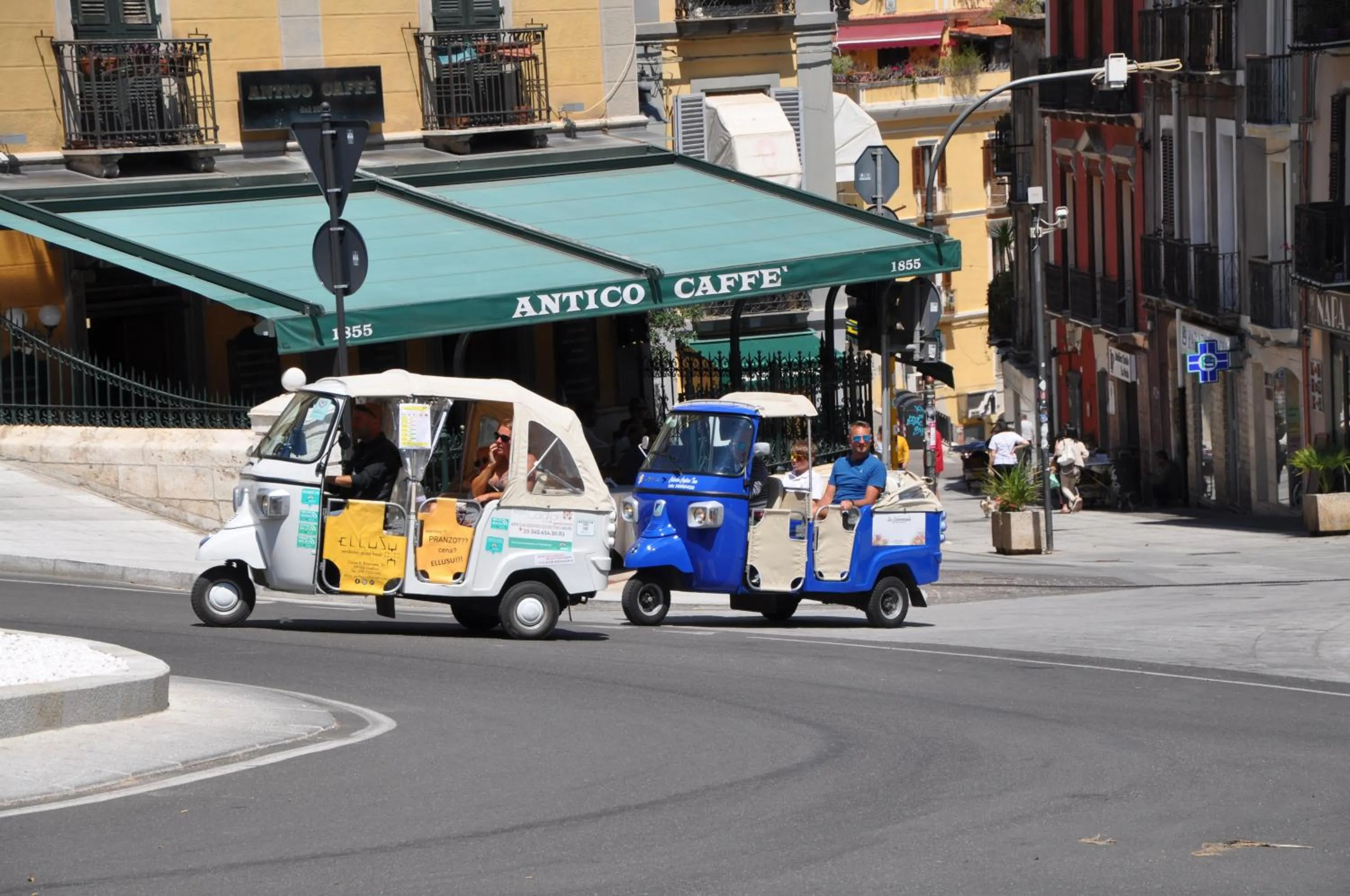 Neighbourhood in EVA LUXURY ROOMS CAGLIARI