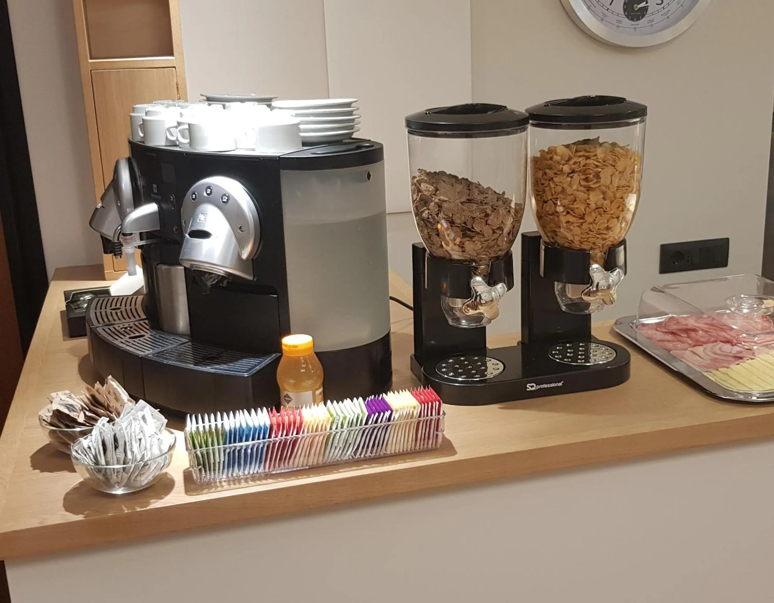 Coffee/tea facilities in EVA LUXURY ROOMS CAGLIARI