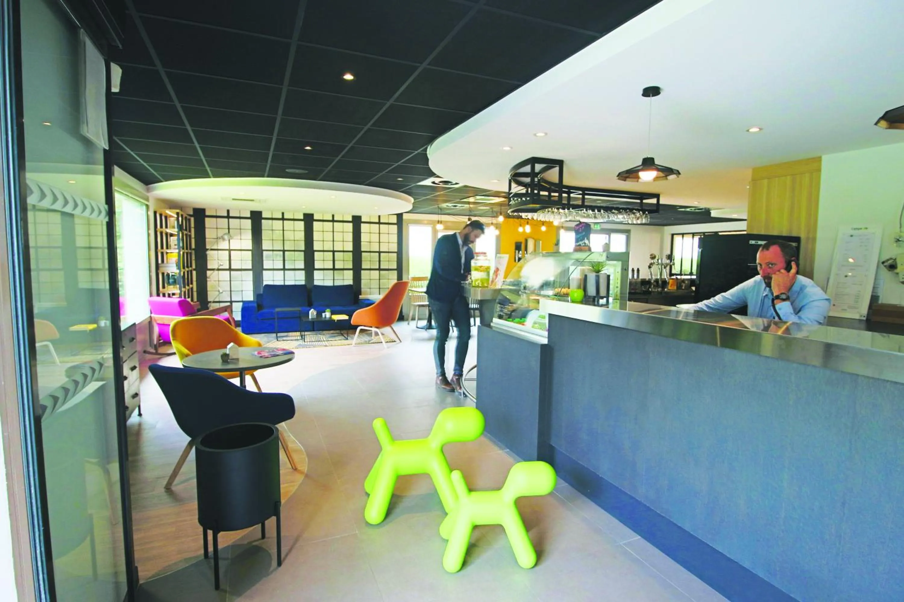 Staff in Campanile Hotel Senlis