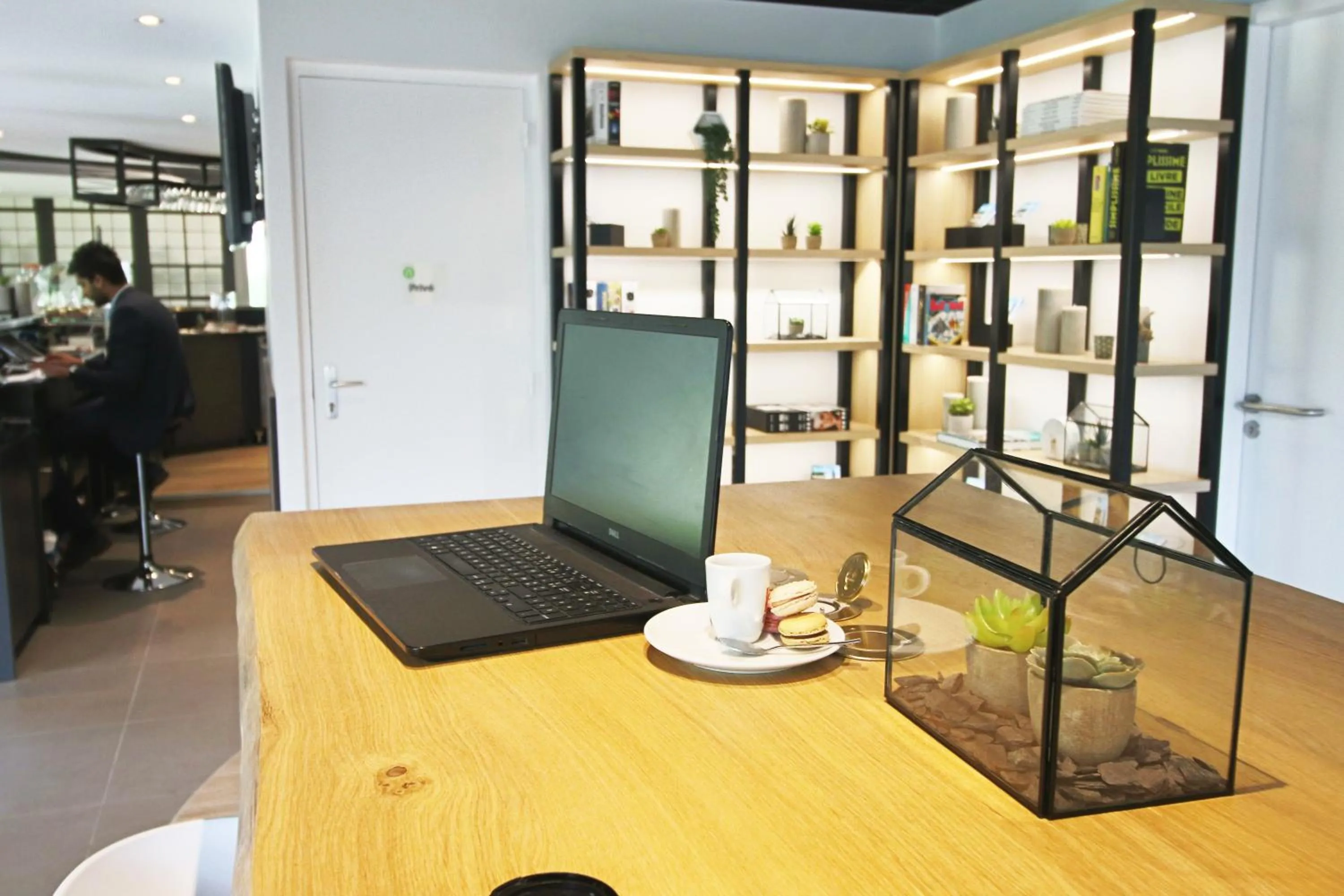 People in Campanile Hotel Senlis