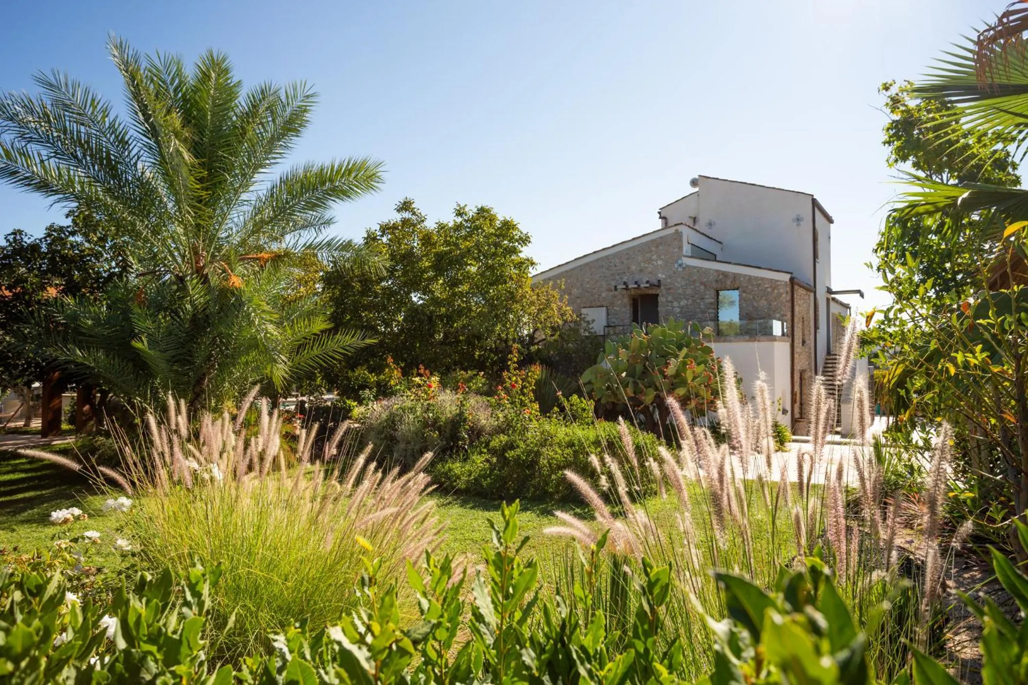 Property building in Oikos in Terre di Zaccanello