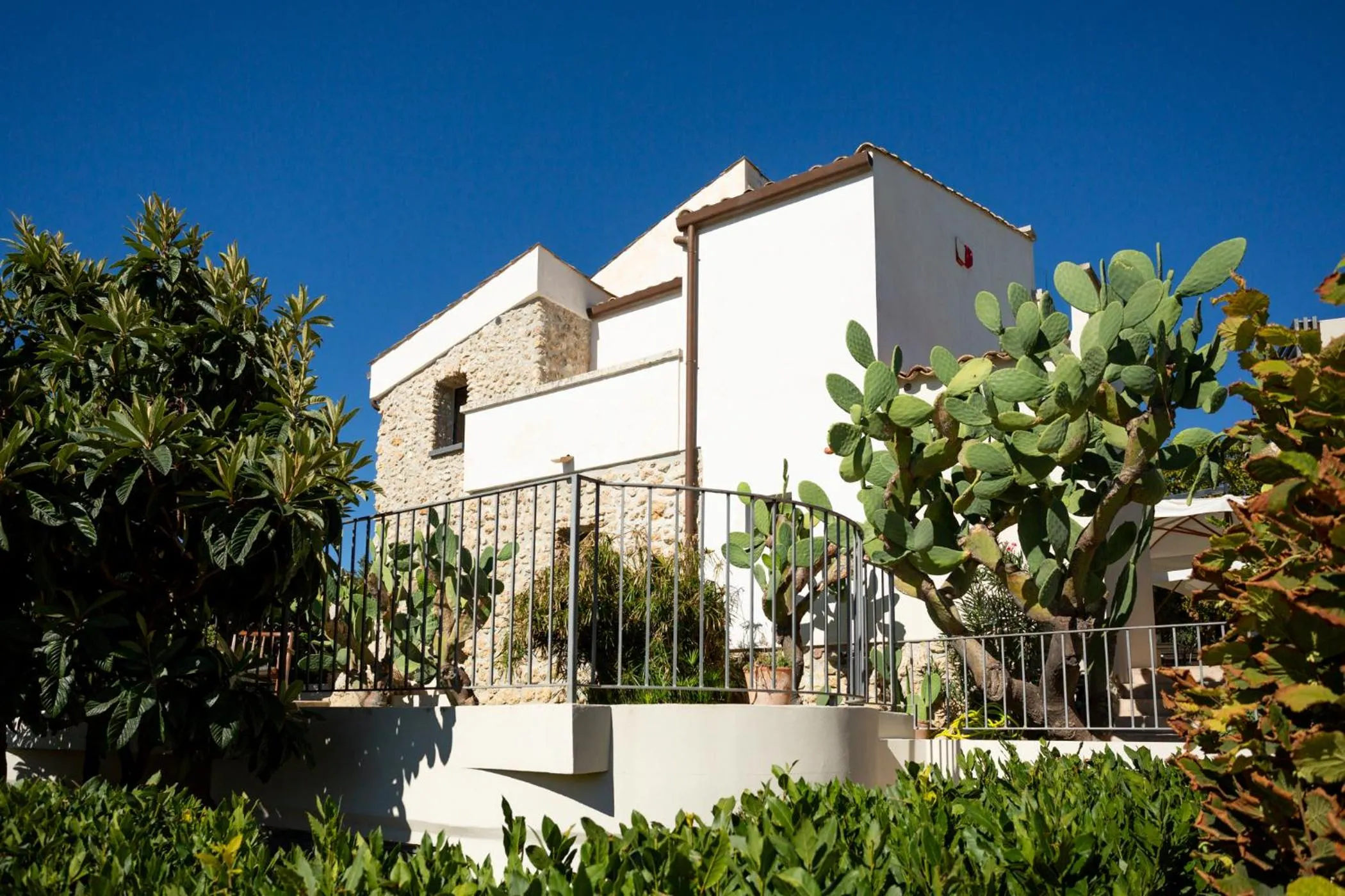 Property building in Oikos in Terre di Zaccanello