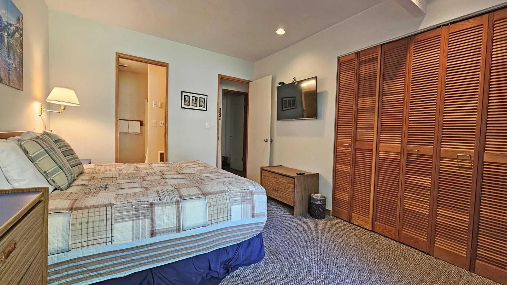 Bed in Meadow House 21