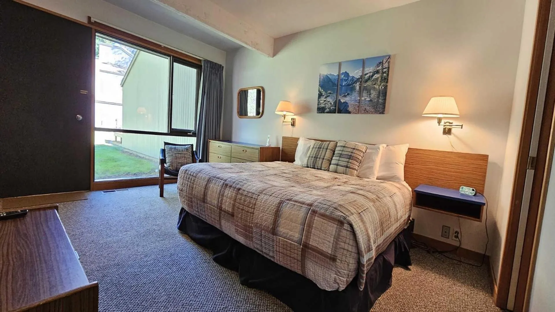 Bed in Meadow House 21