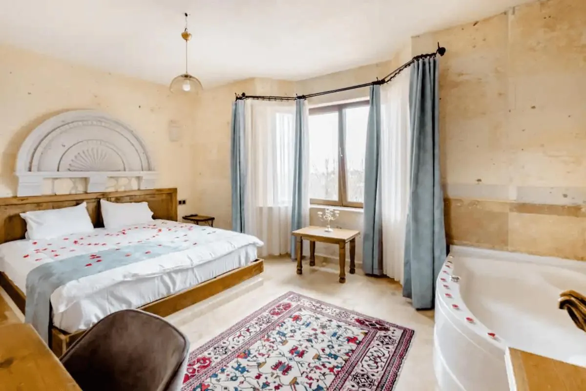 King Room with Spa Bath in Castle Panorama House