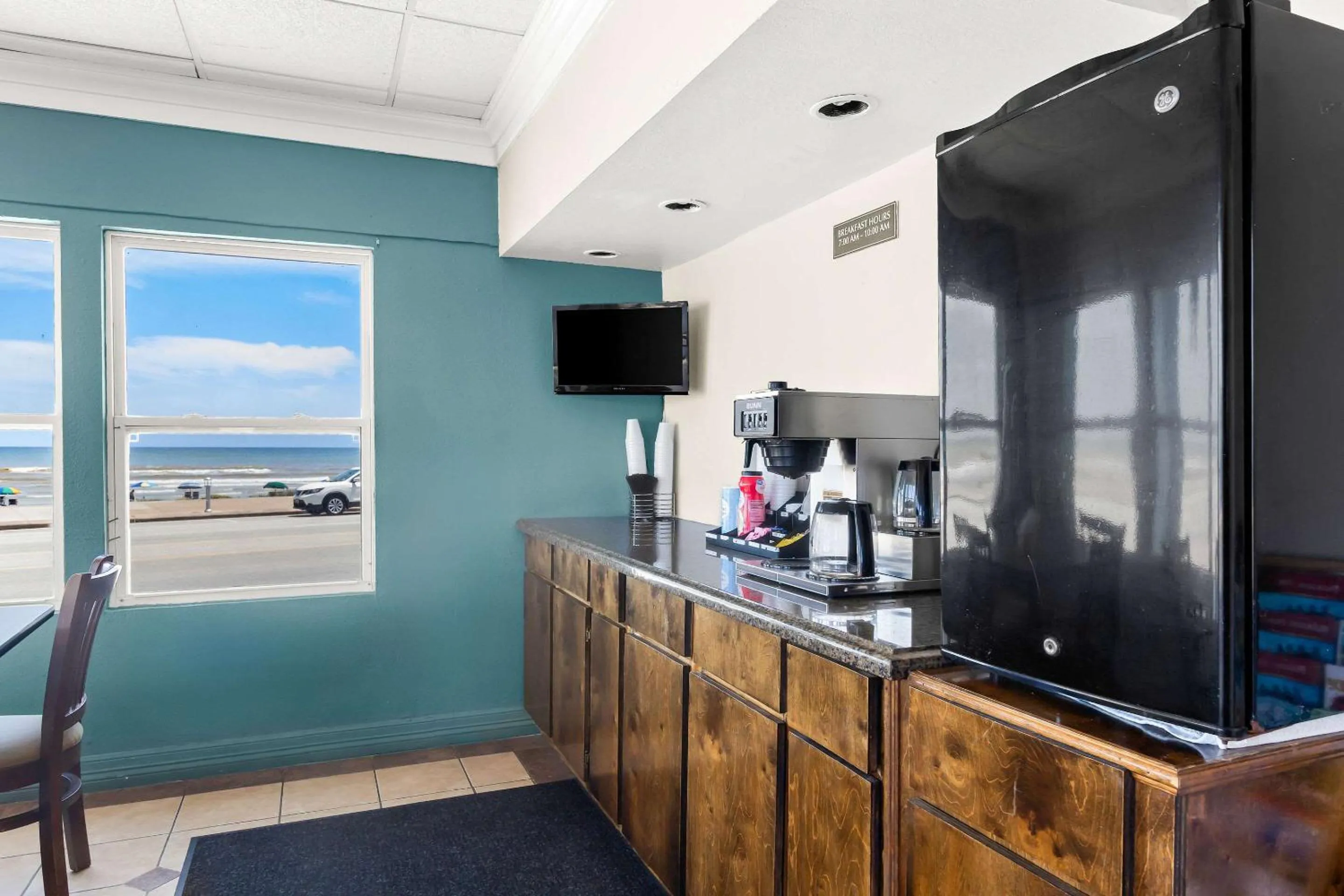 Breakfast in Knights Inn Galveston