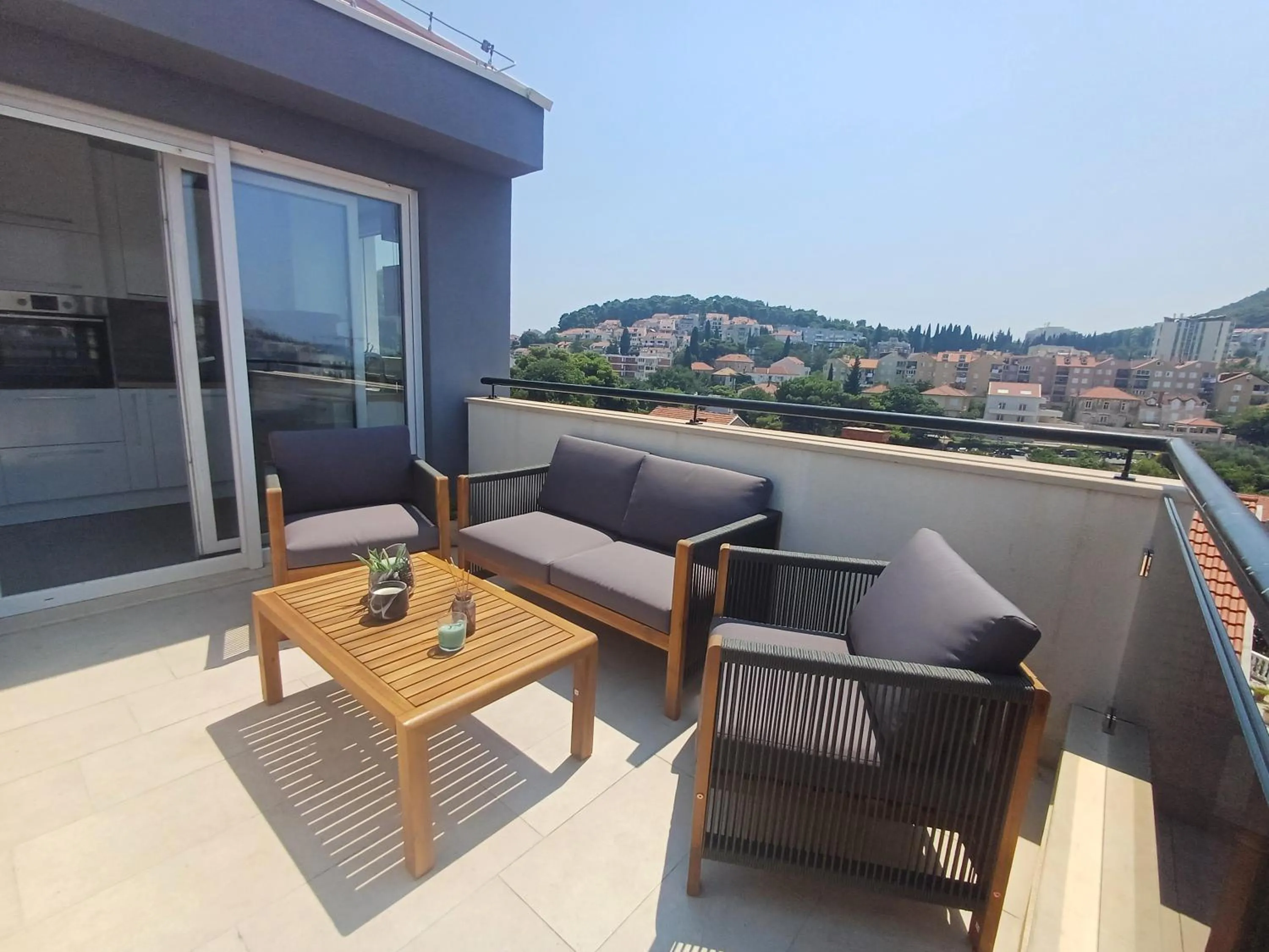 Day in Apartments Mak & Lux - sea & sunset top view