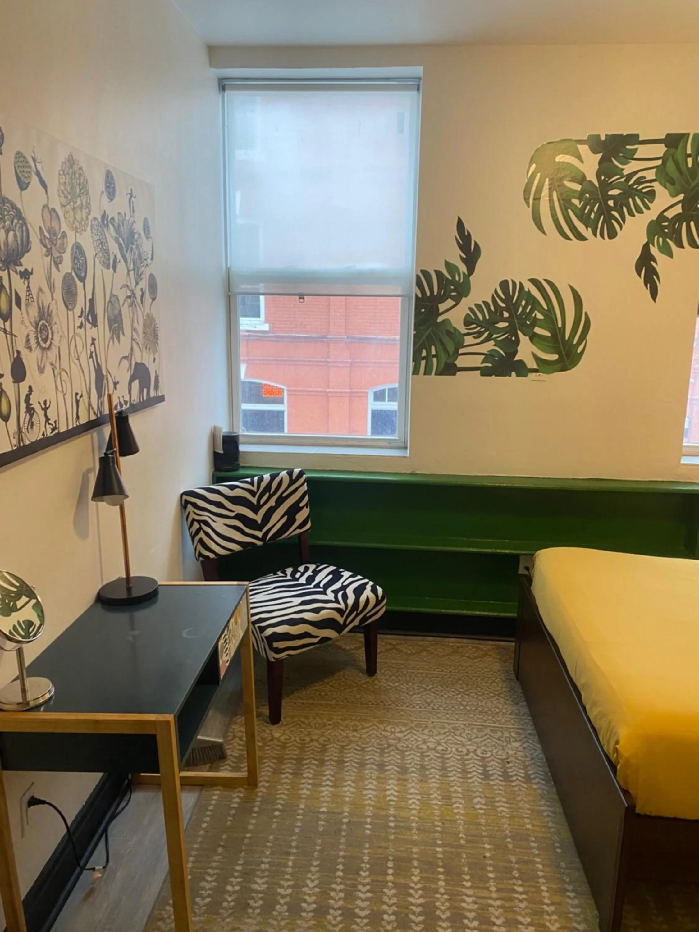 Seating area in Palmerston Hotel