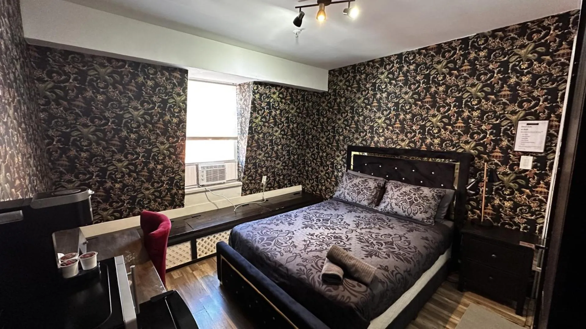 Shower in Queen Nest Hotel