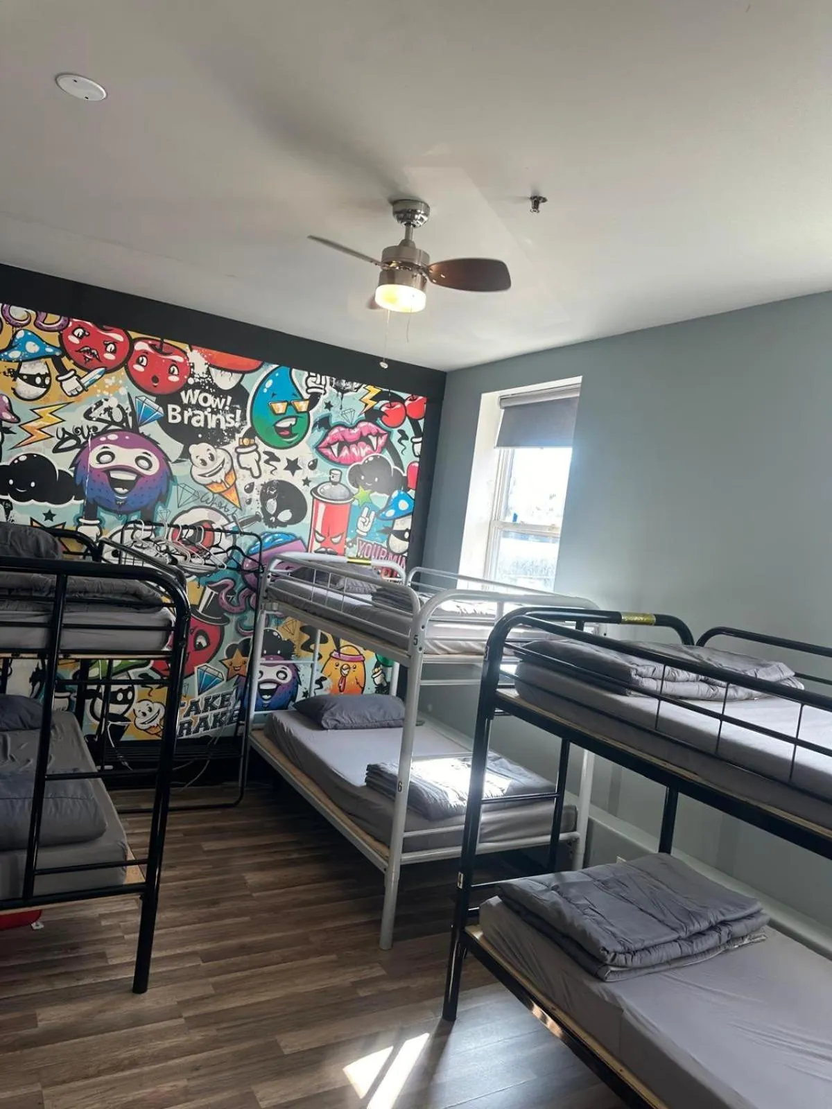 Photo of the whole room, Bed in Palmerston Hotel