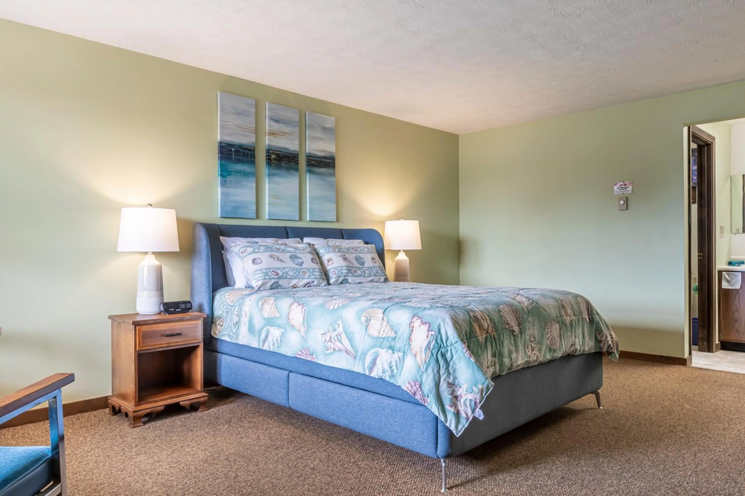 Inn Between the Beaches & Villager