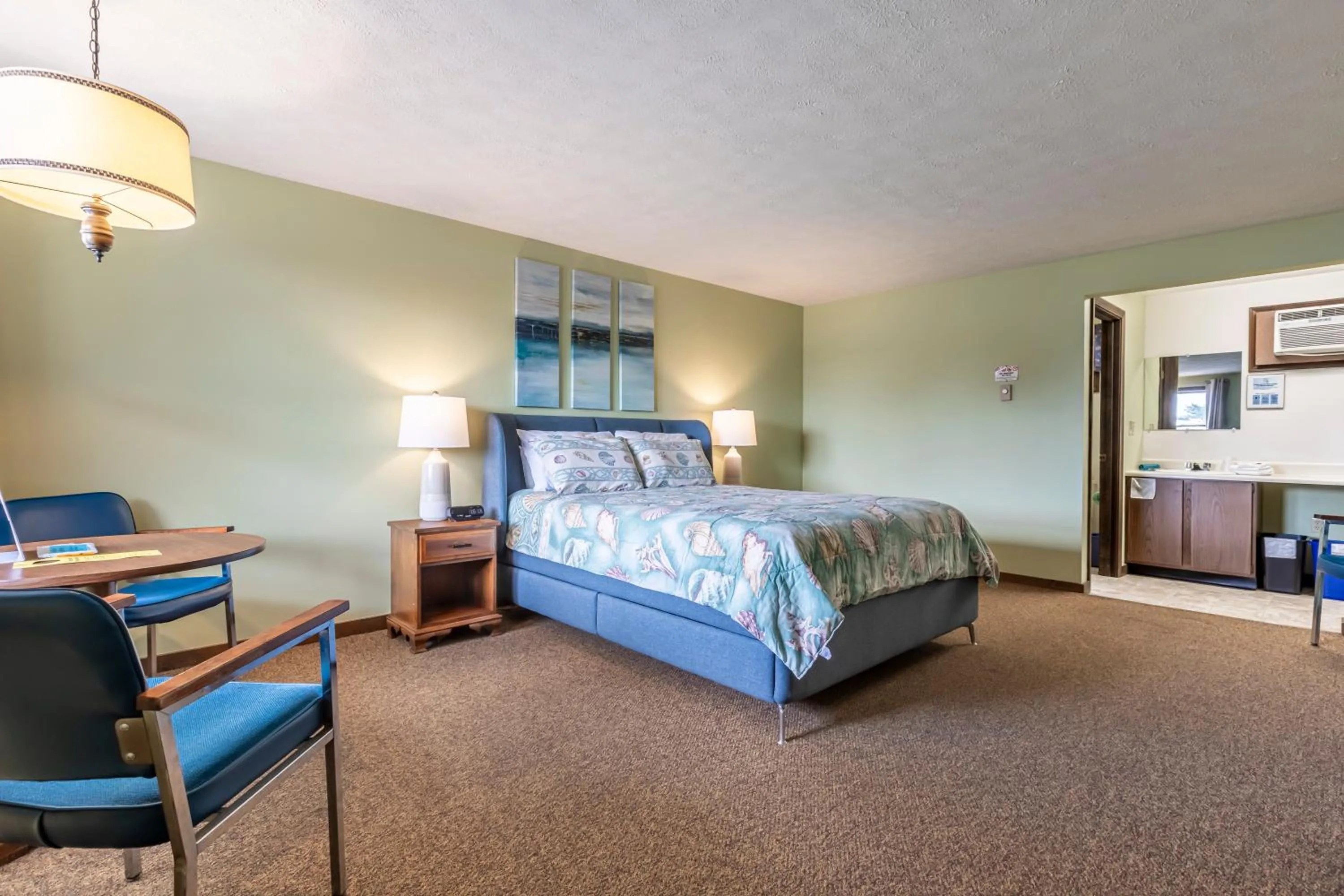 Inn Between the Beaches & Villager