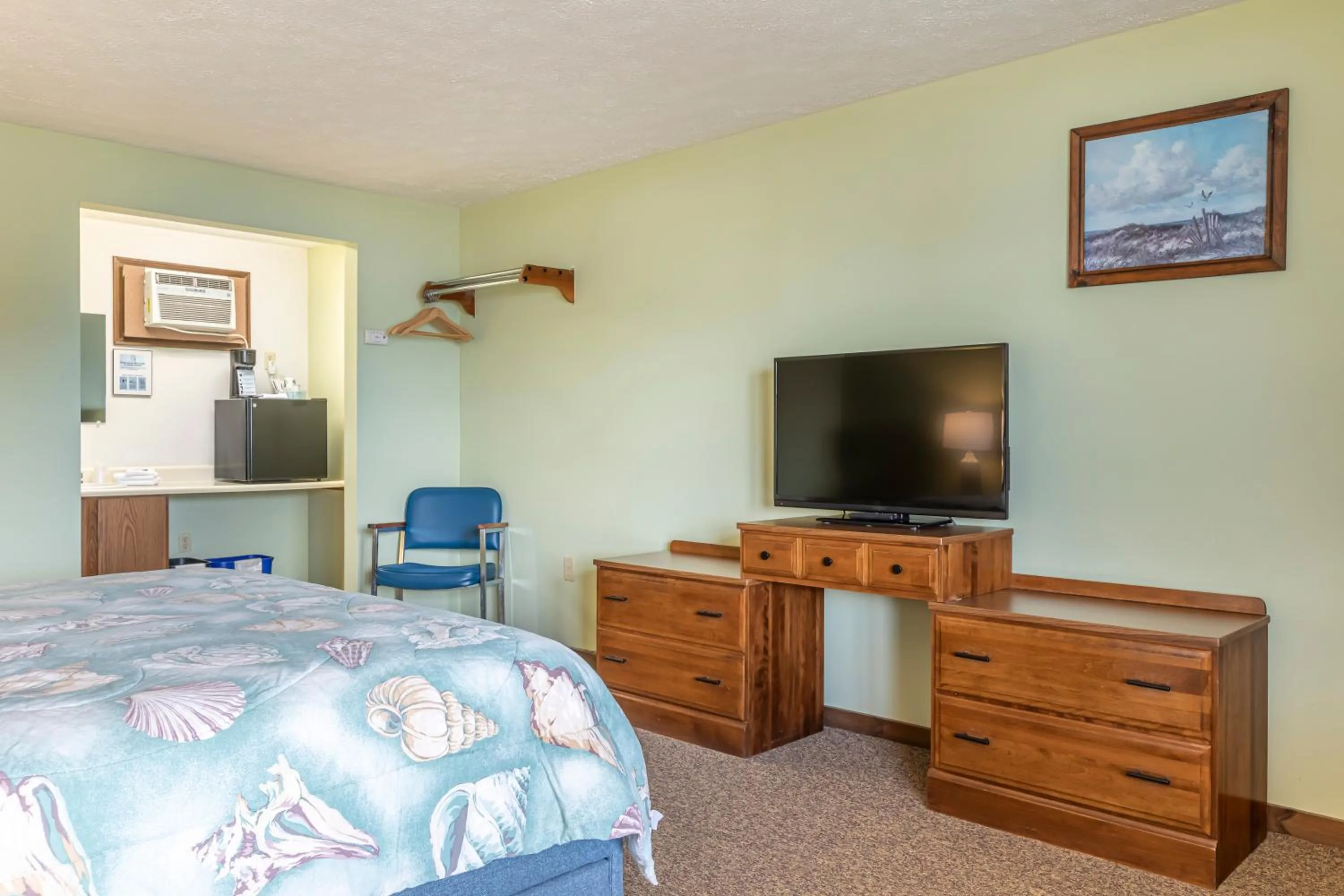 Inn Between the Beaches & Villager