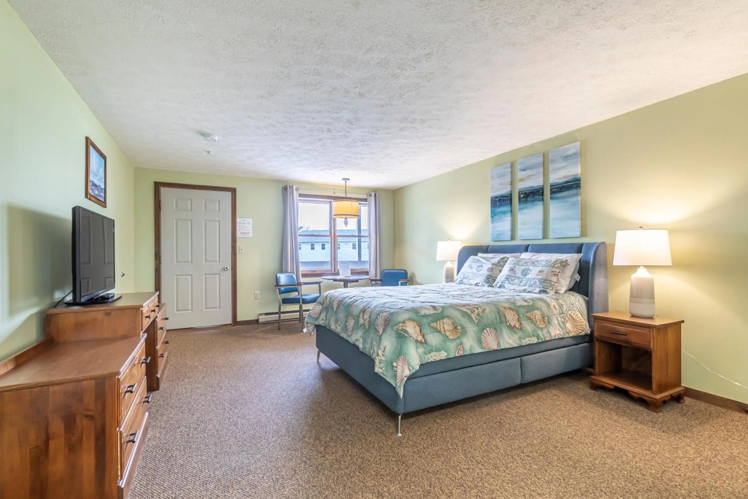 Inn Between the Beaches & Villager