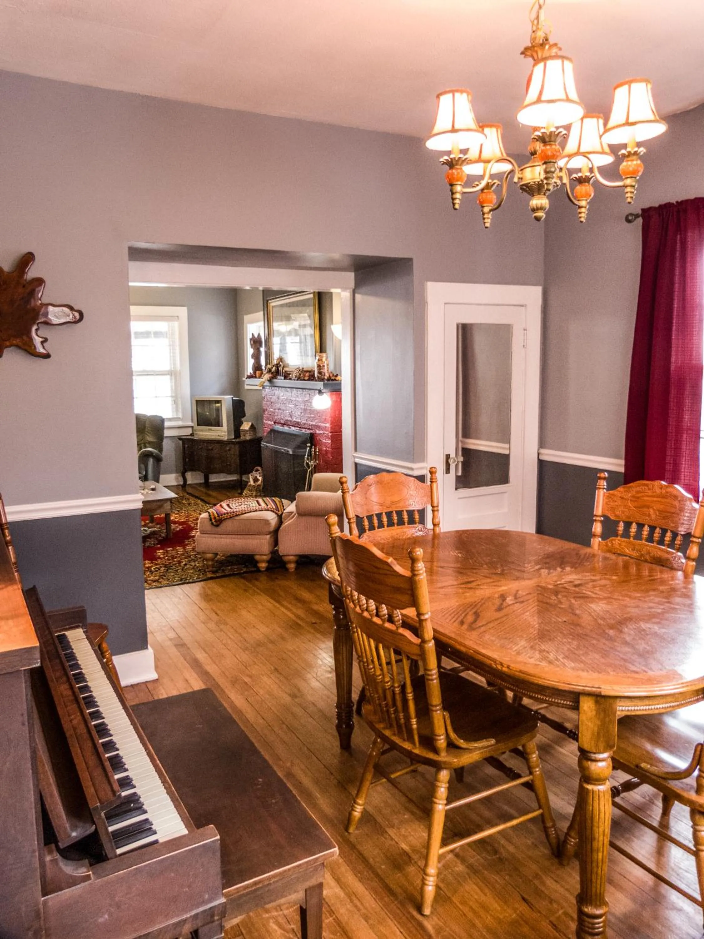 Dining area in Nolichuckey Bluffs Bed & Breakfast Cabins